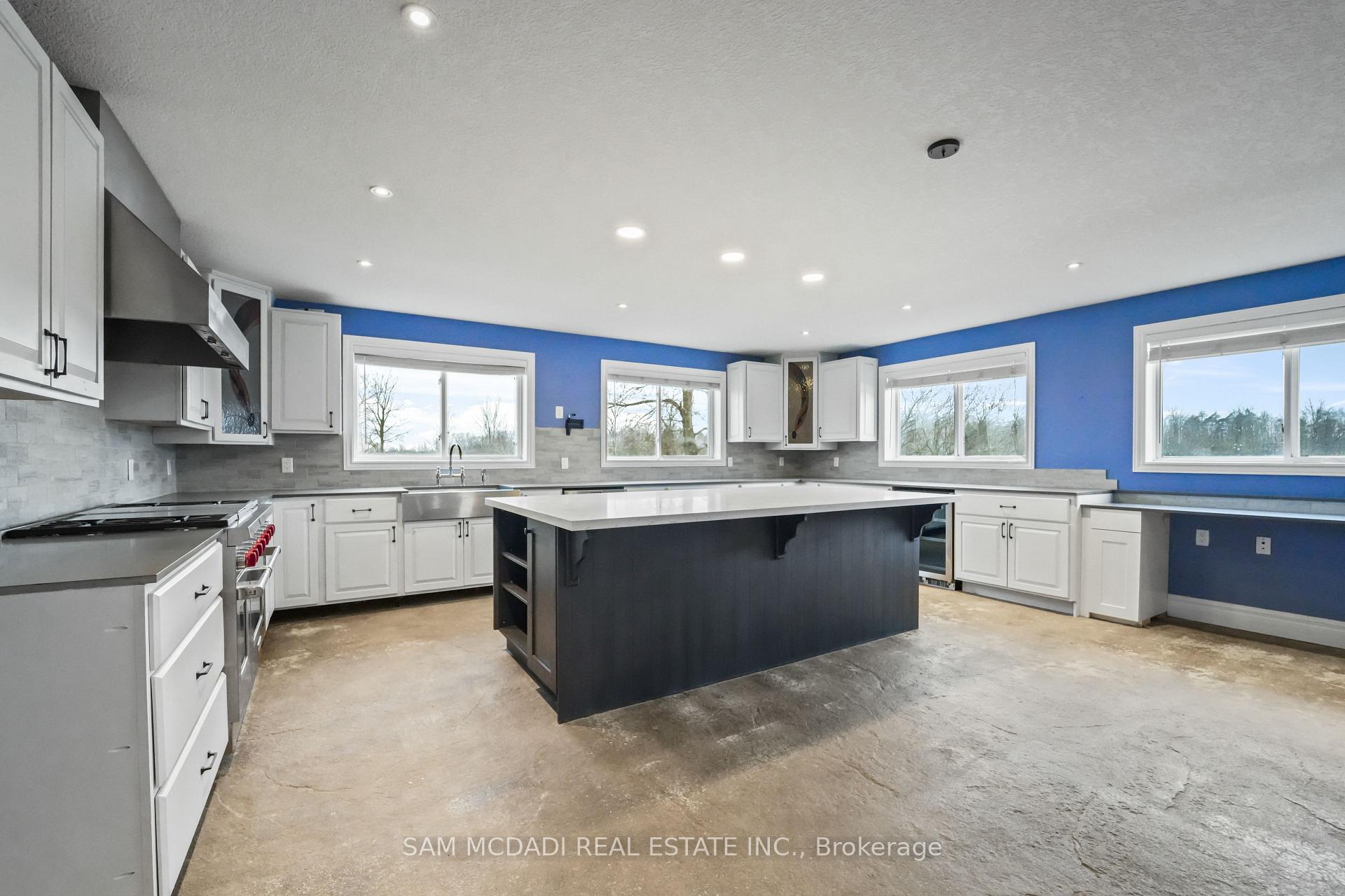1291 Old Highway 8 N/A
