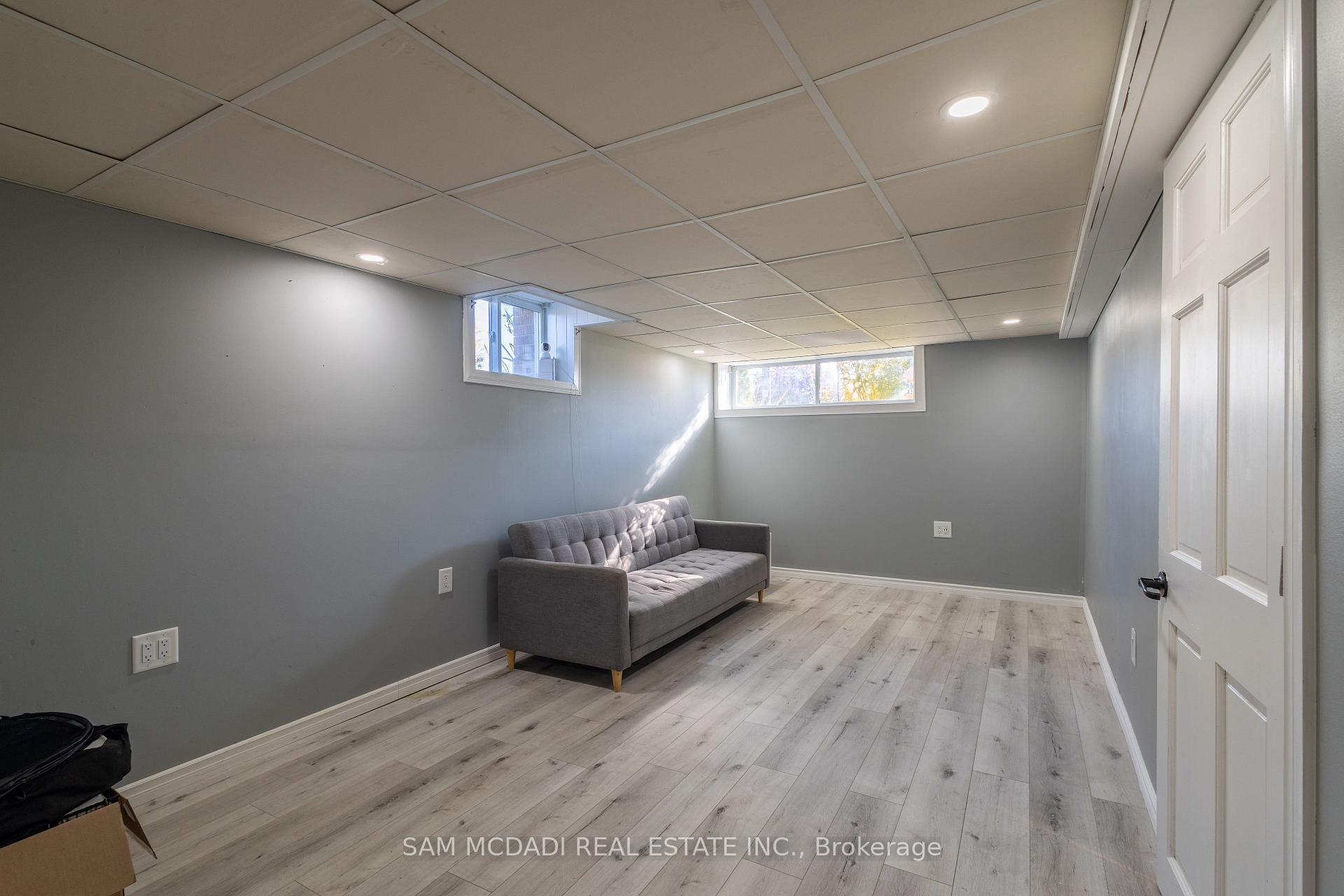 55 Allan Avenue