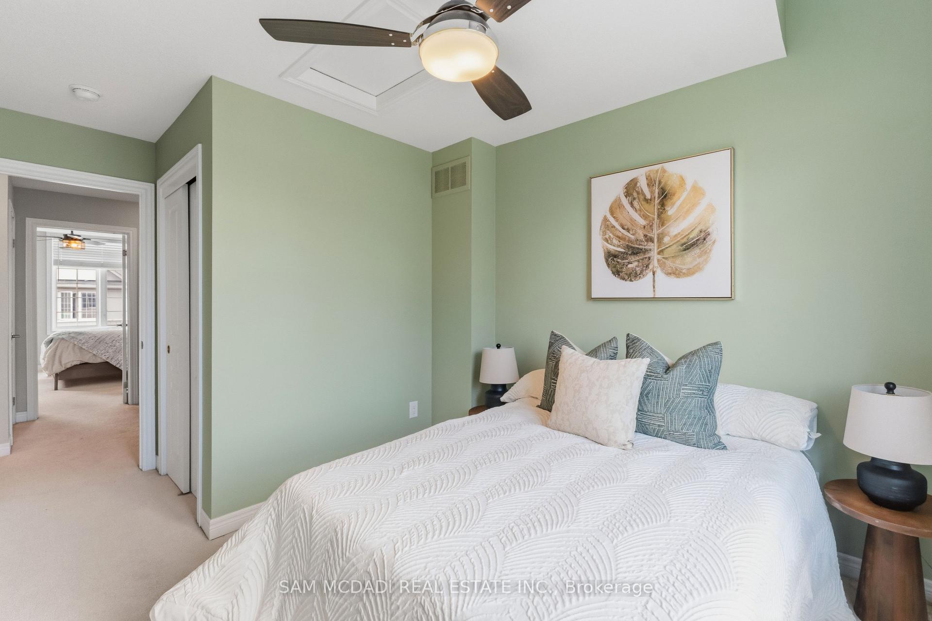 215 Dundas Street E 9