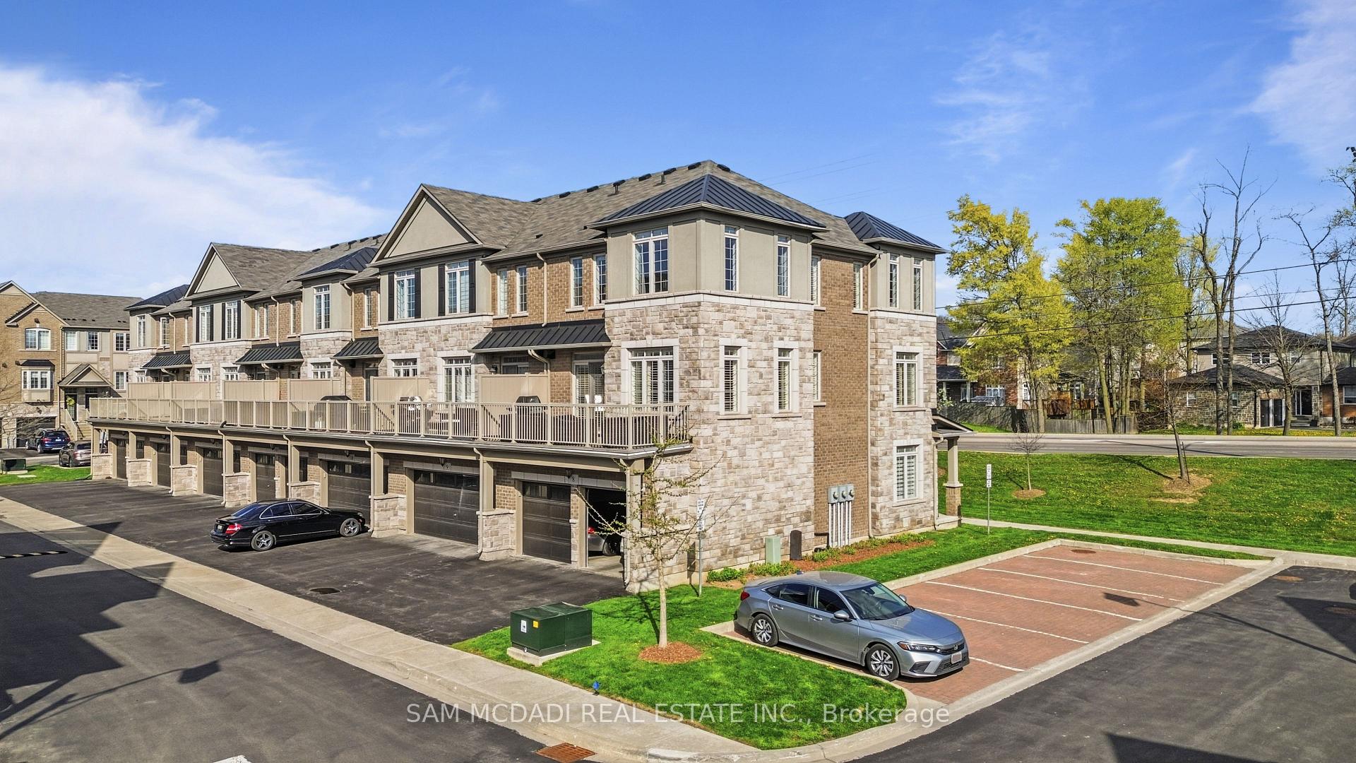 215 Dundas Street E 9
