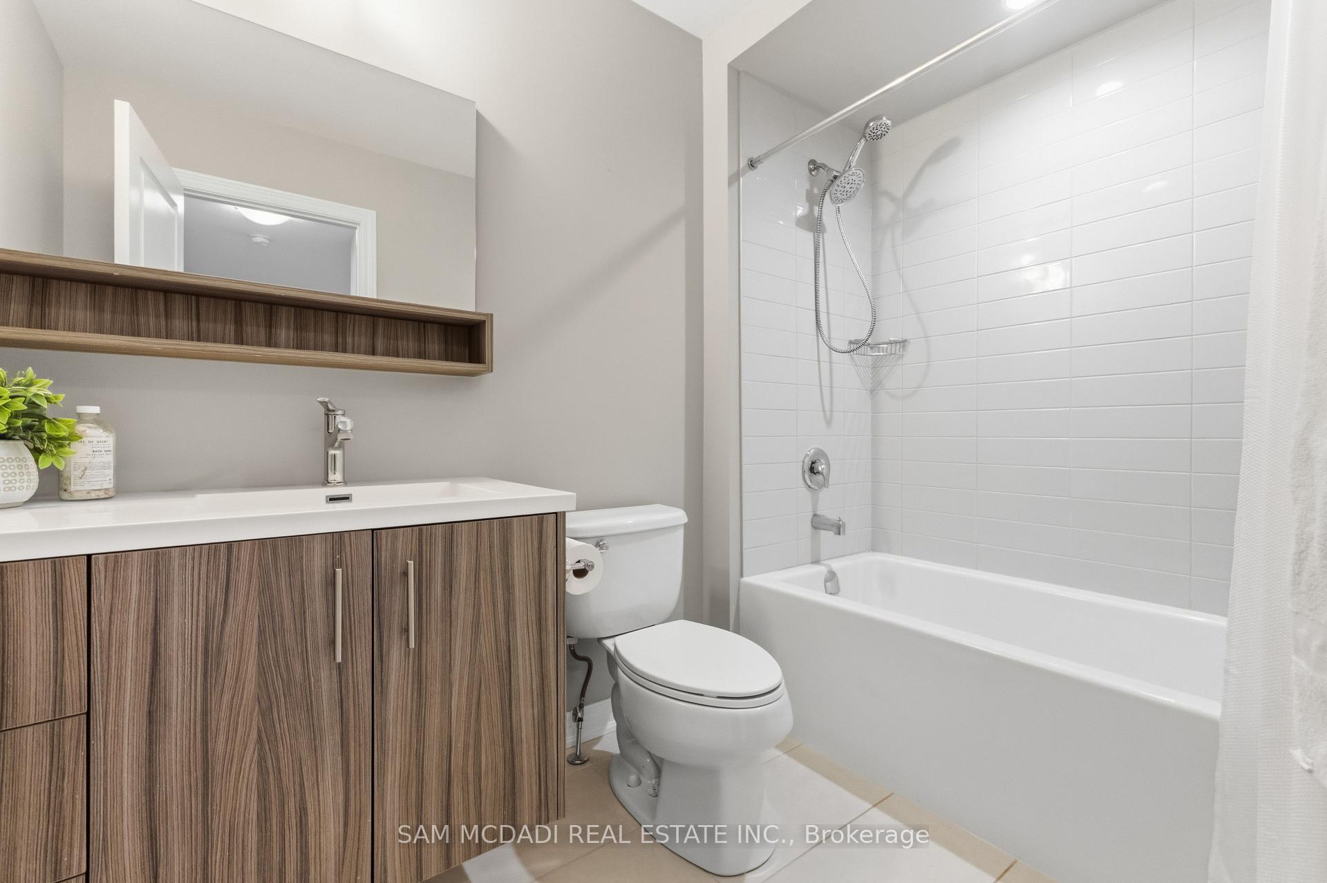 215 Dundas Street E 9