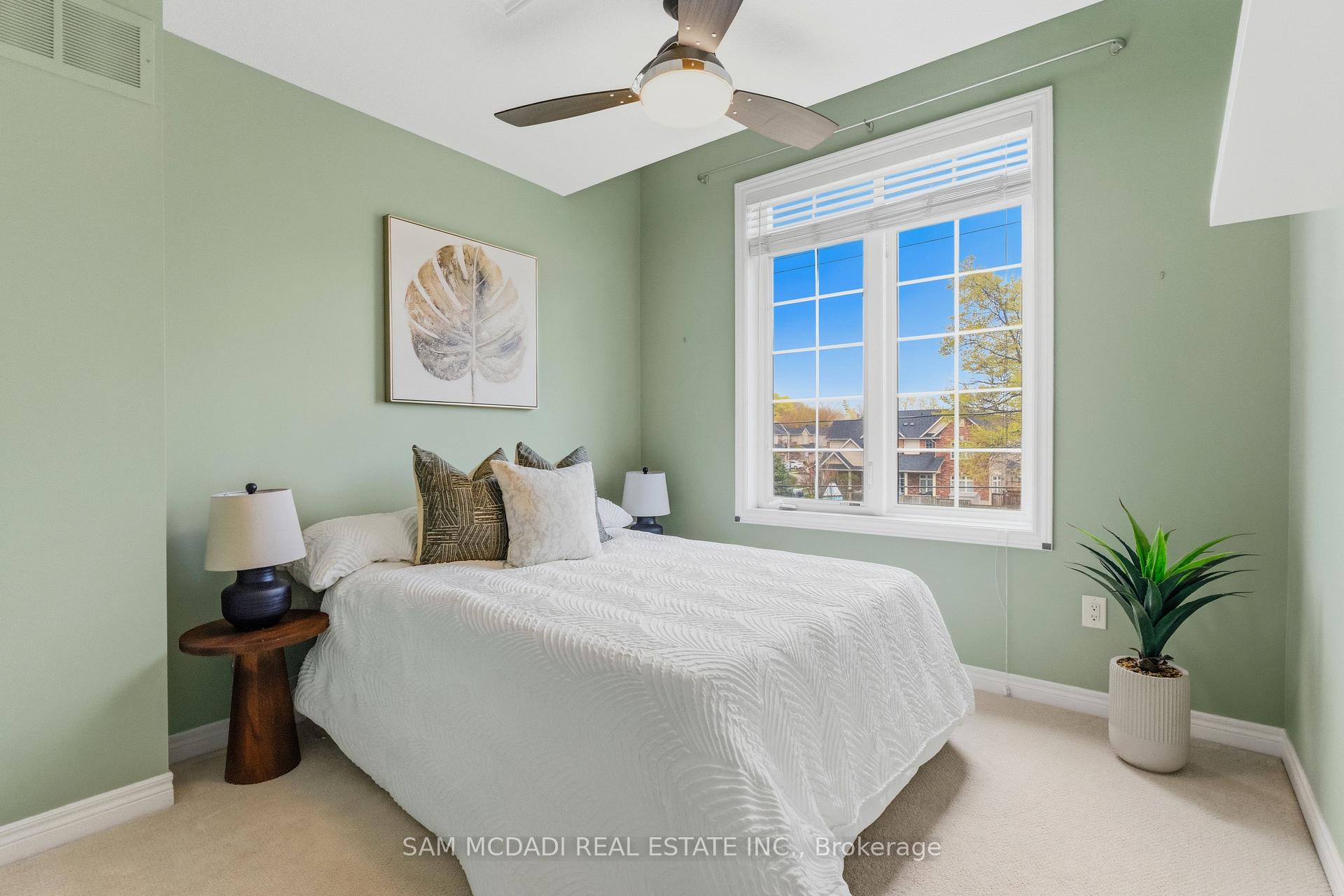 215 Dundas Street E 9