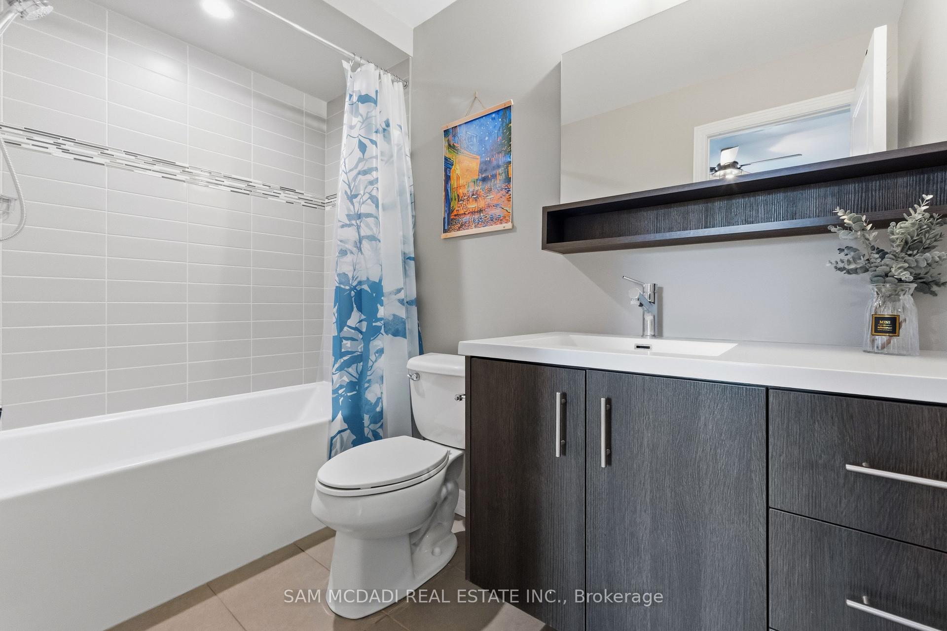 215 Dundas Street E 9