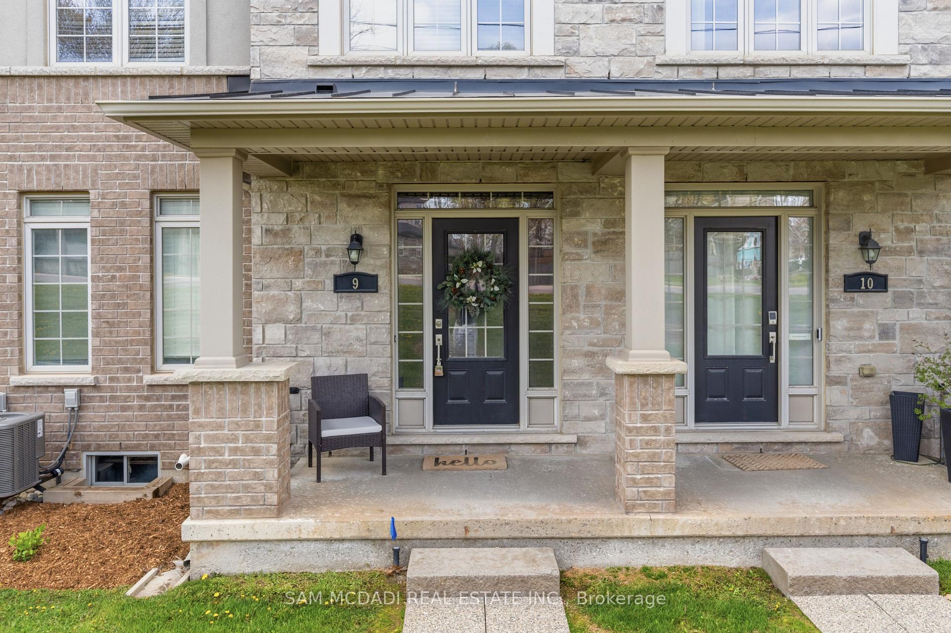 215 Dundas Street E 9
