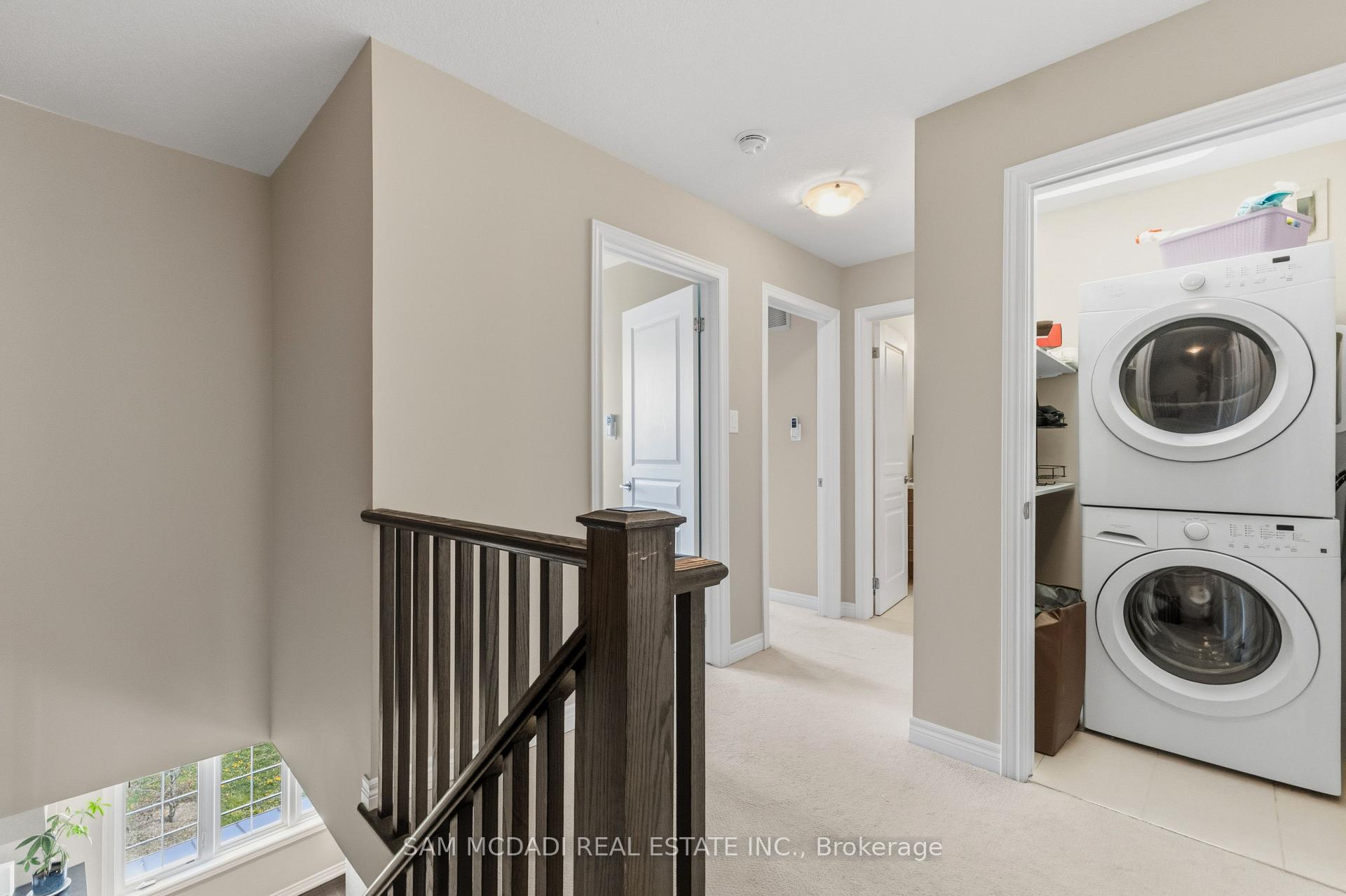 215 Dundas Street E 9