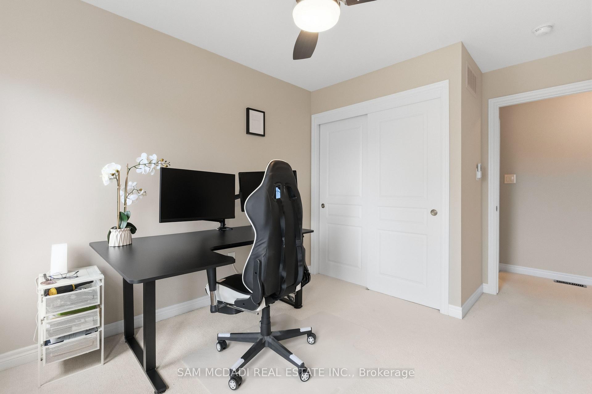 215 Dundas Street E 9