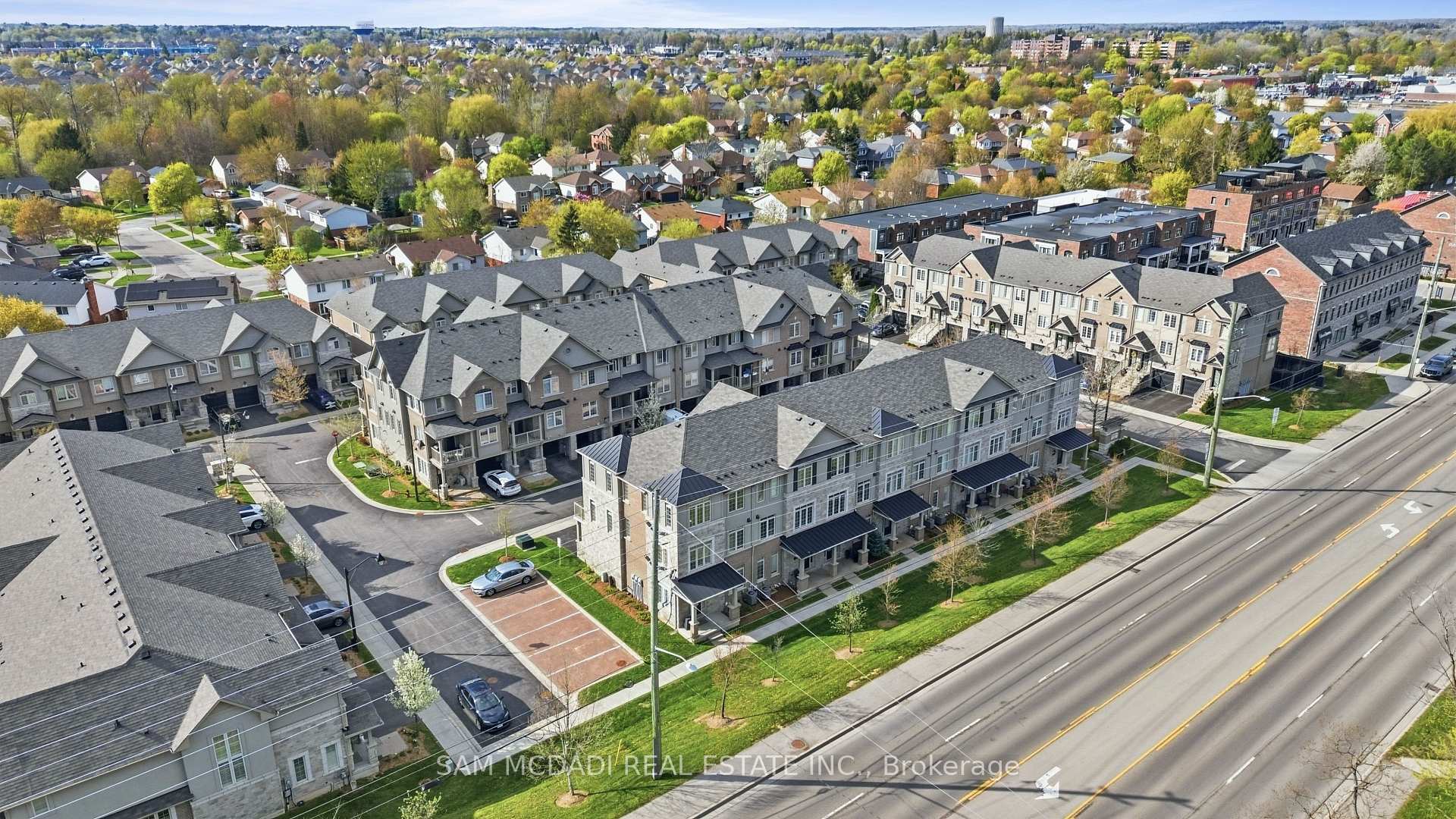 215 Dundas Street E 9