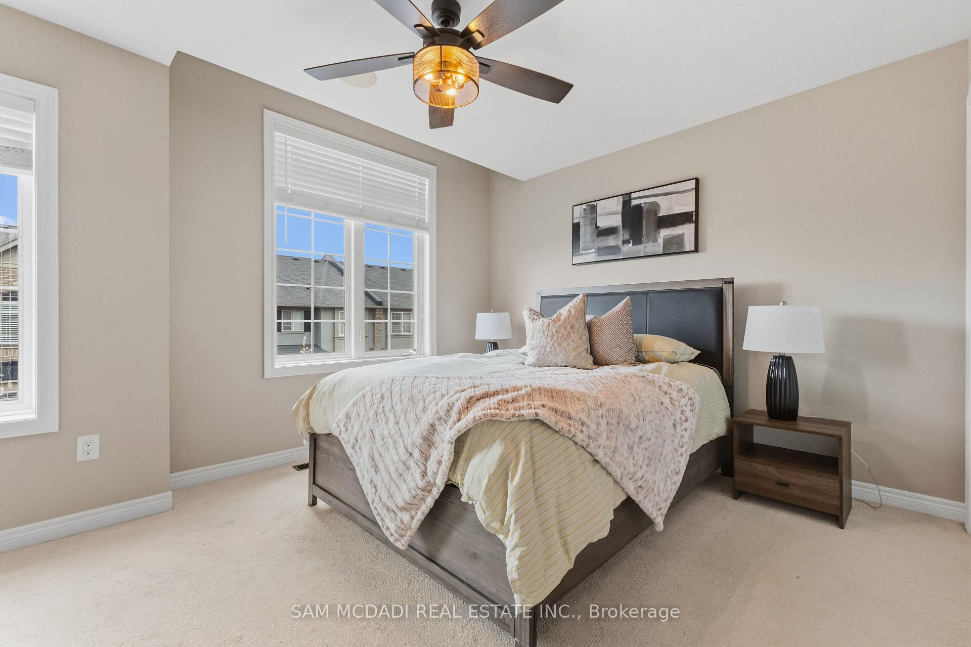 215 Dundas Street E 9