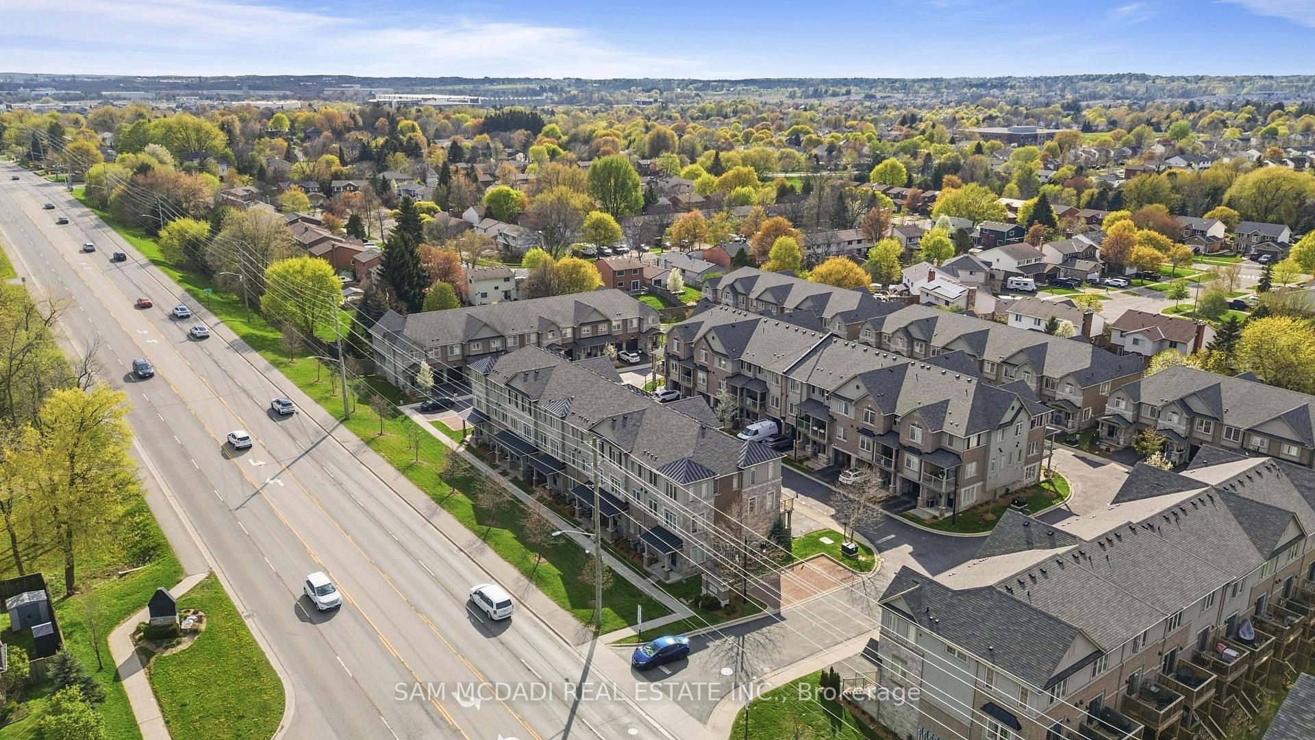 215 Dundas Street E 9
