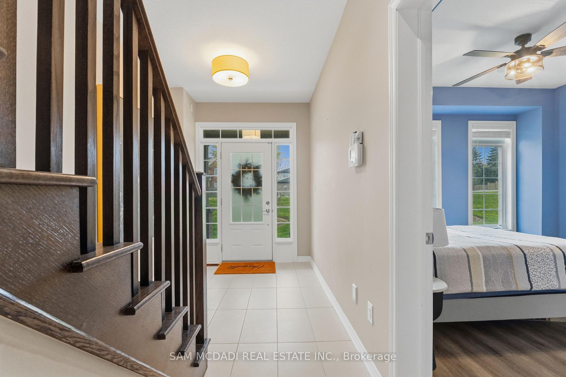 215 Dundas Street E 9