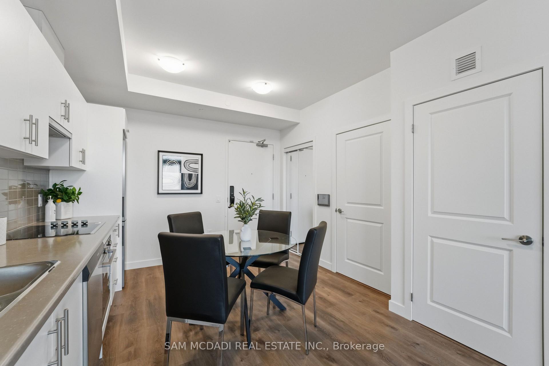 461 Green Road 1012