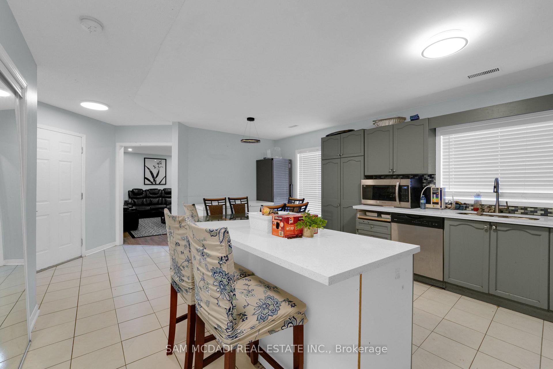 90 Tisdale Street S
