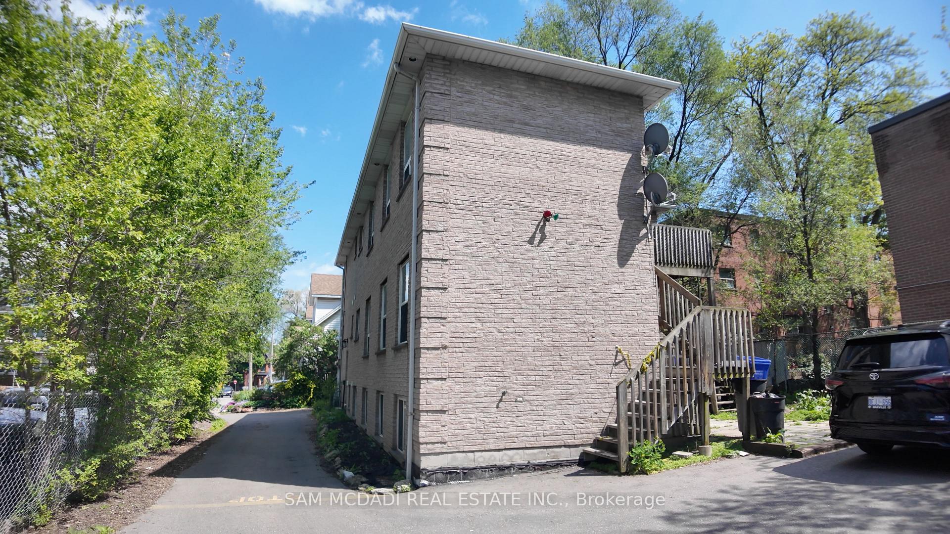 90 Tisdale Street S