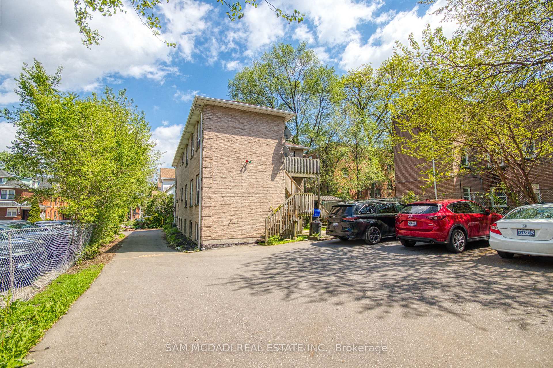 90 Tisdale Street S