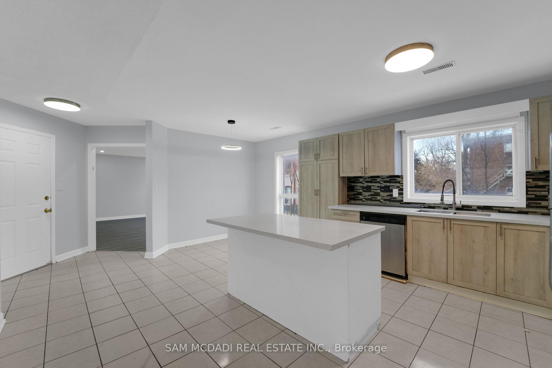 90 Tisdale Street S