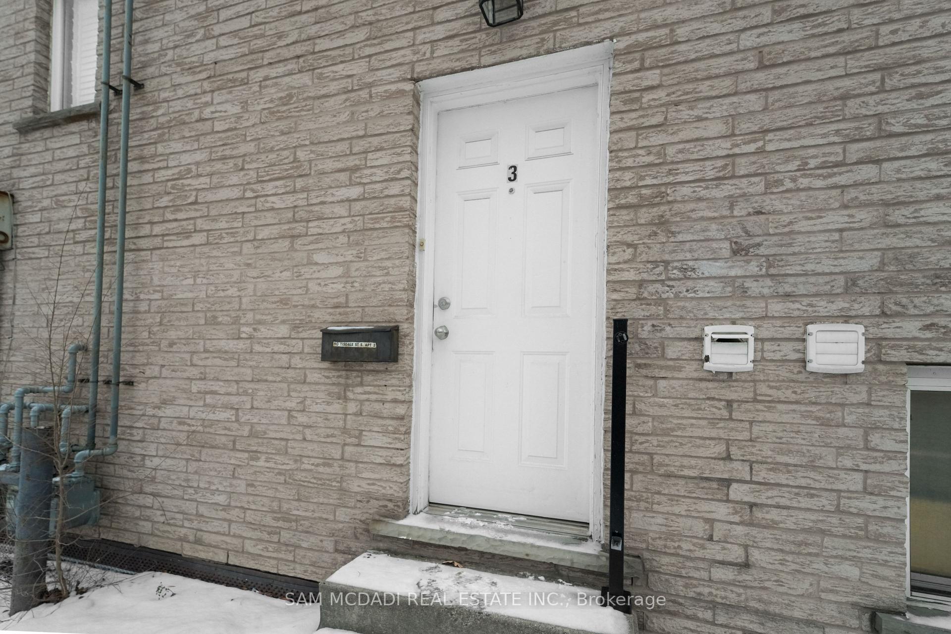 90 Tisdale Street S