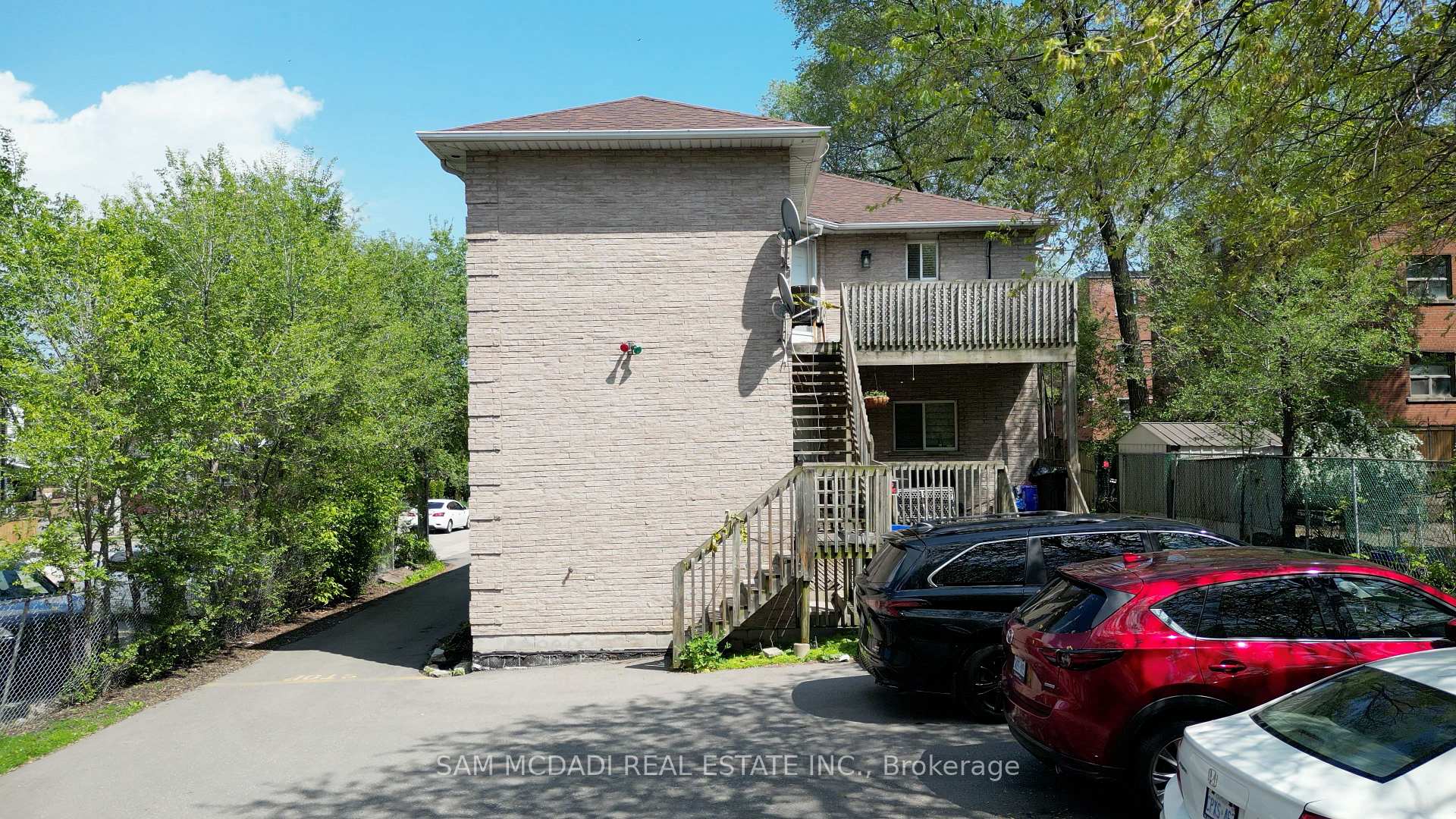 90 Tisdale Street S