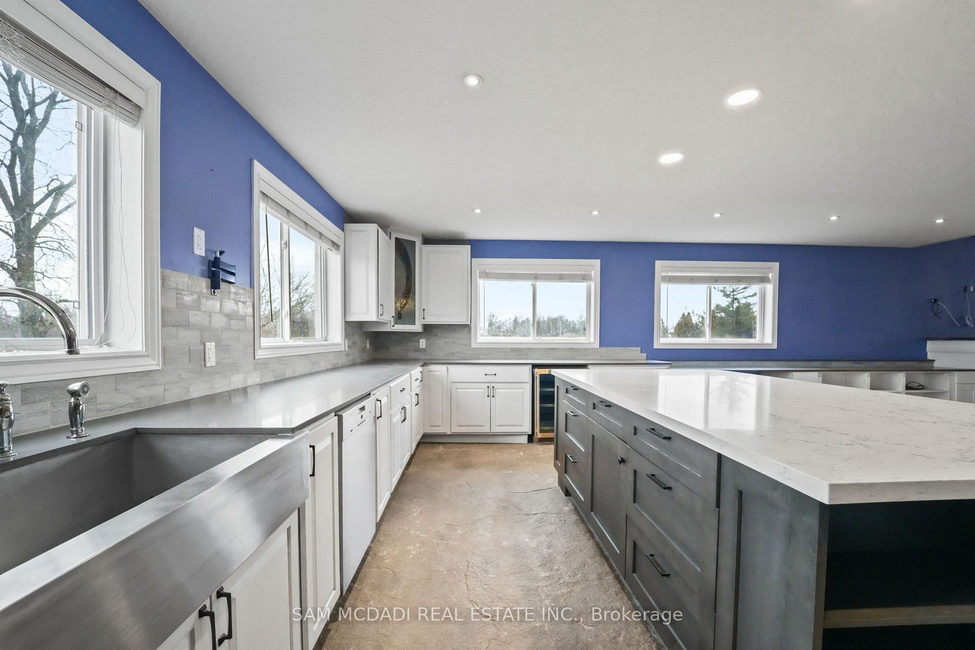 1291 Old Highway 8 N/A