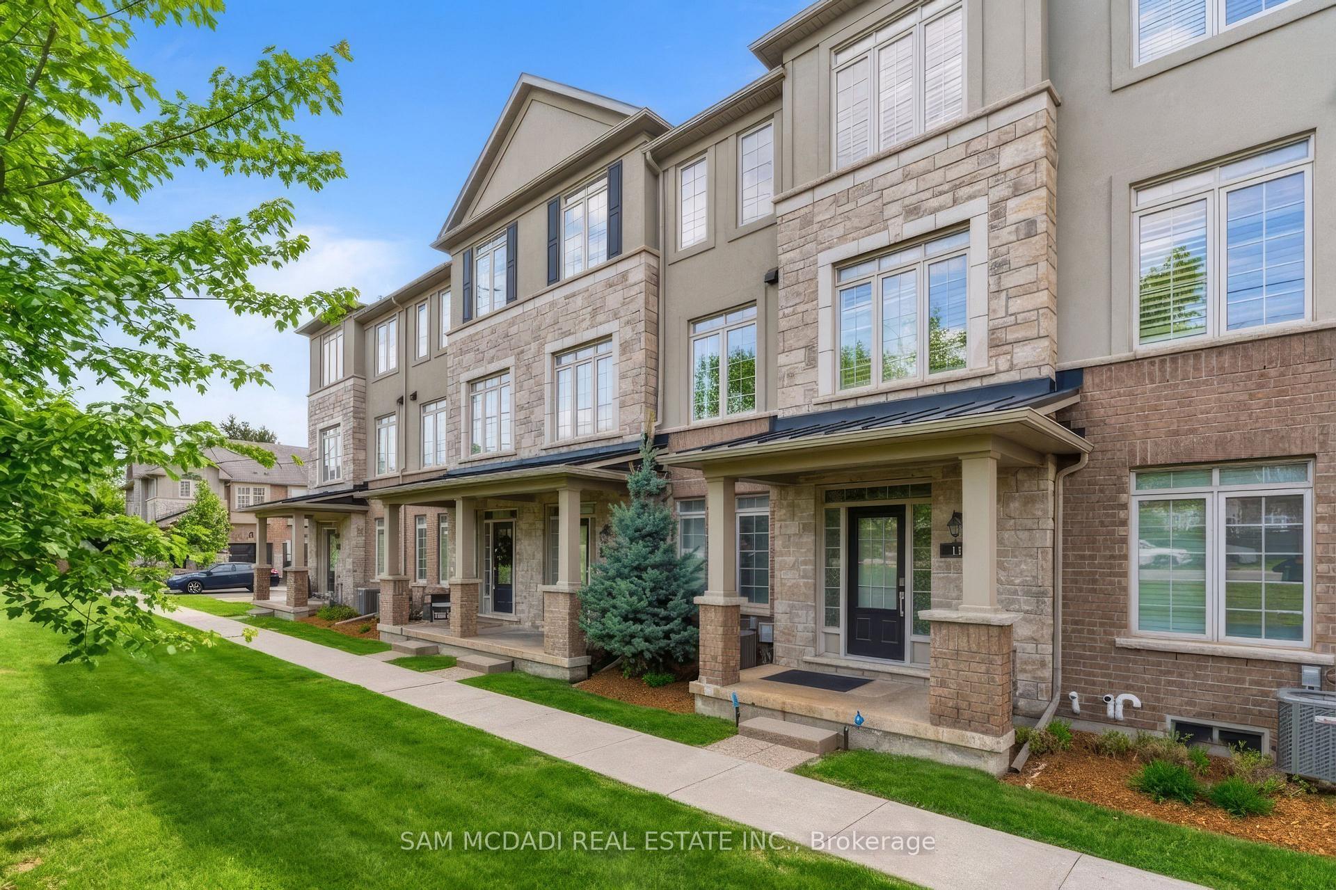 215 Dundas Street E 9