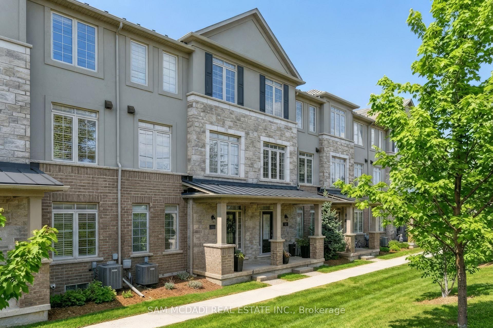 215 Dundas Street E 9