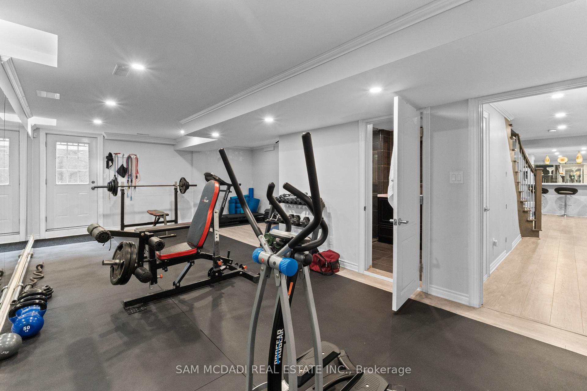 29 Delrosa Way