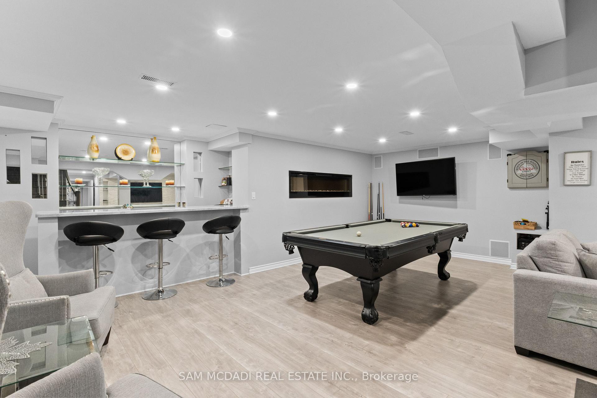 29 Delrosa Way