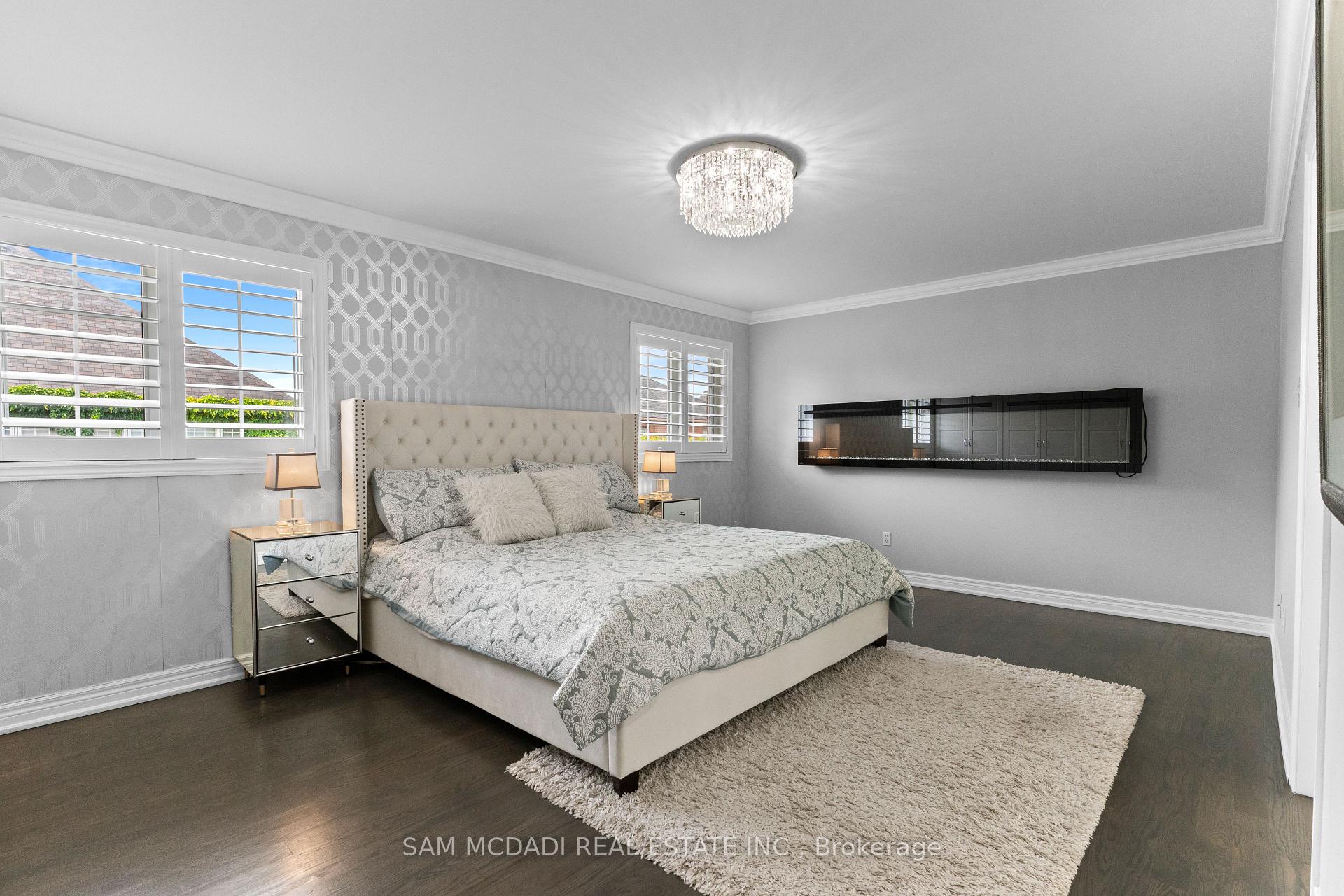 29 Delrosa Way