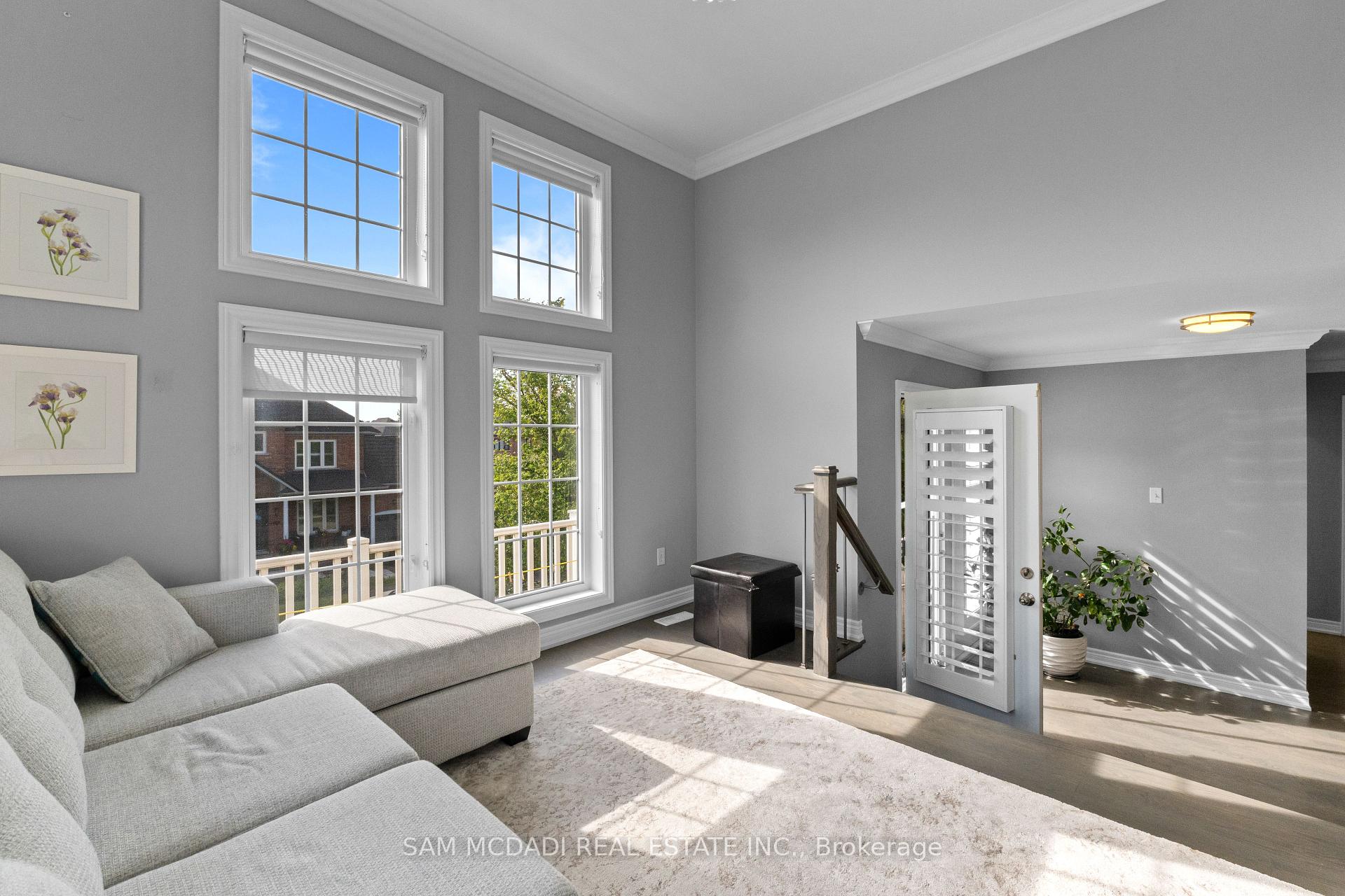 29 Delrosa Way