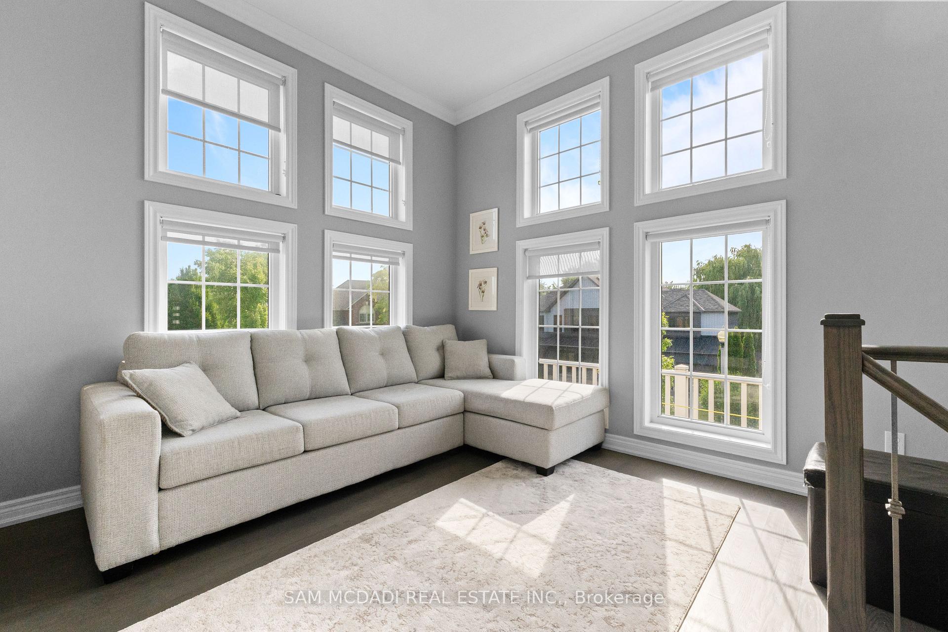 29 Delrosa Way