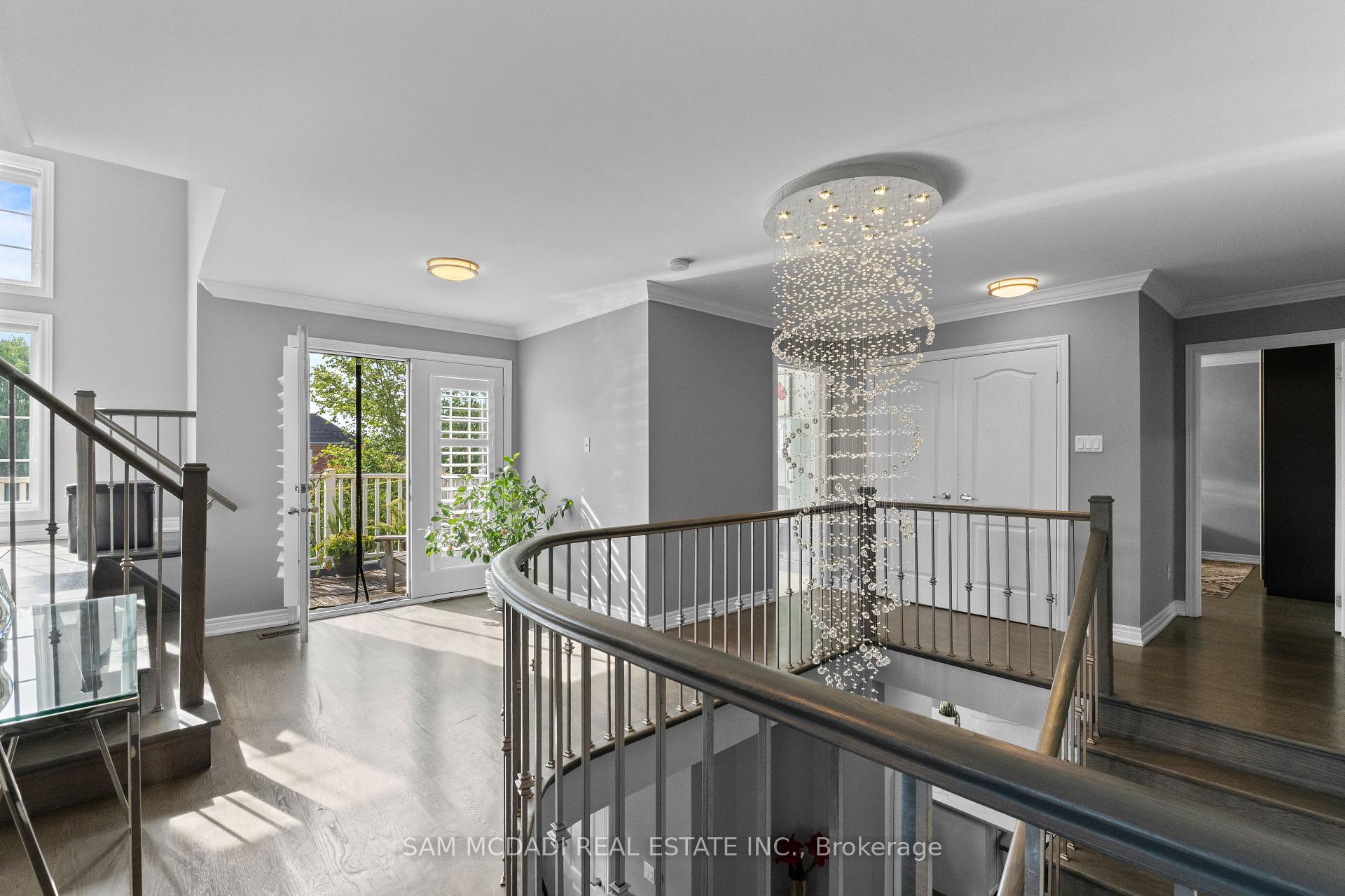 29 Delrosa Way