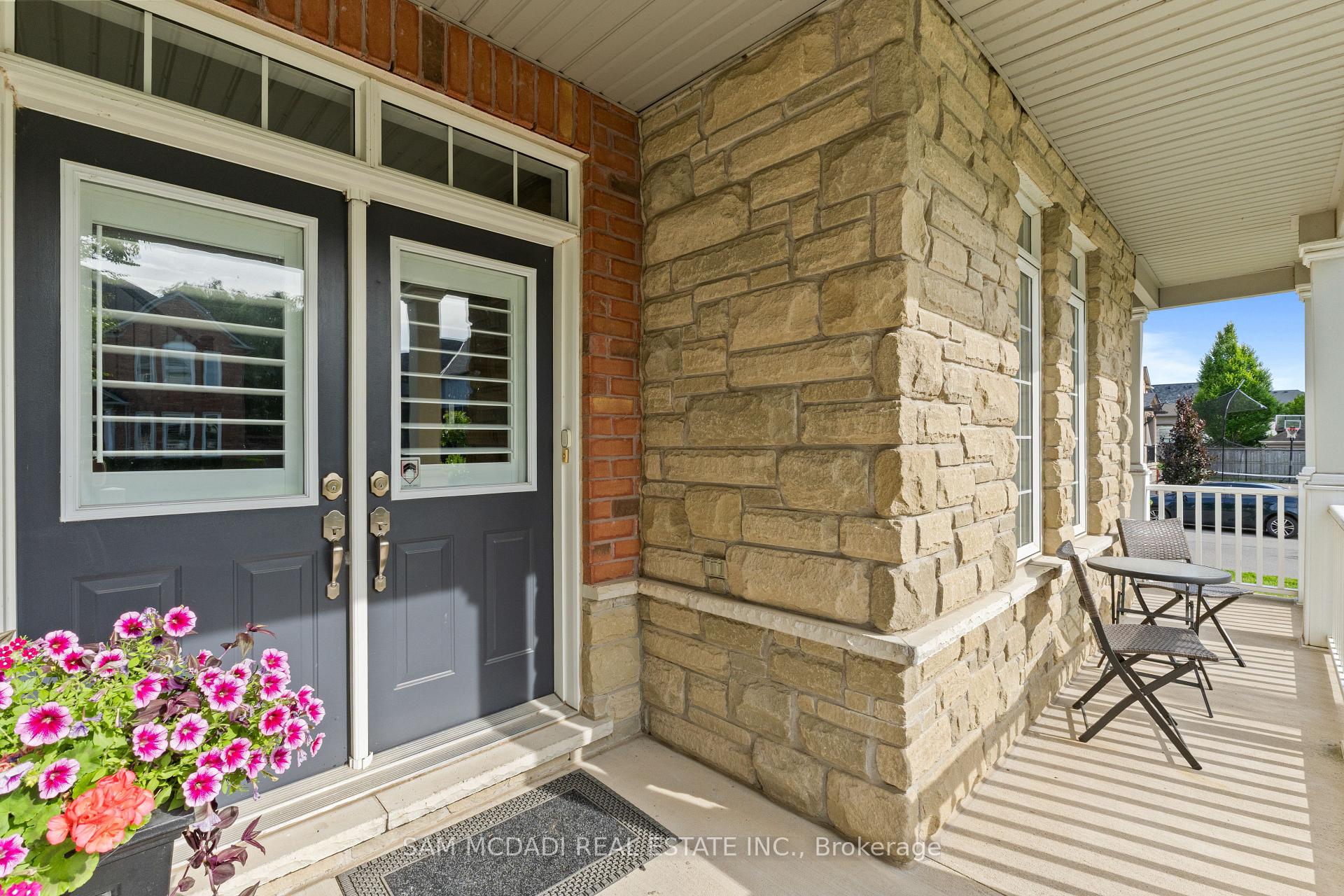 29 Delrosa Way