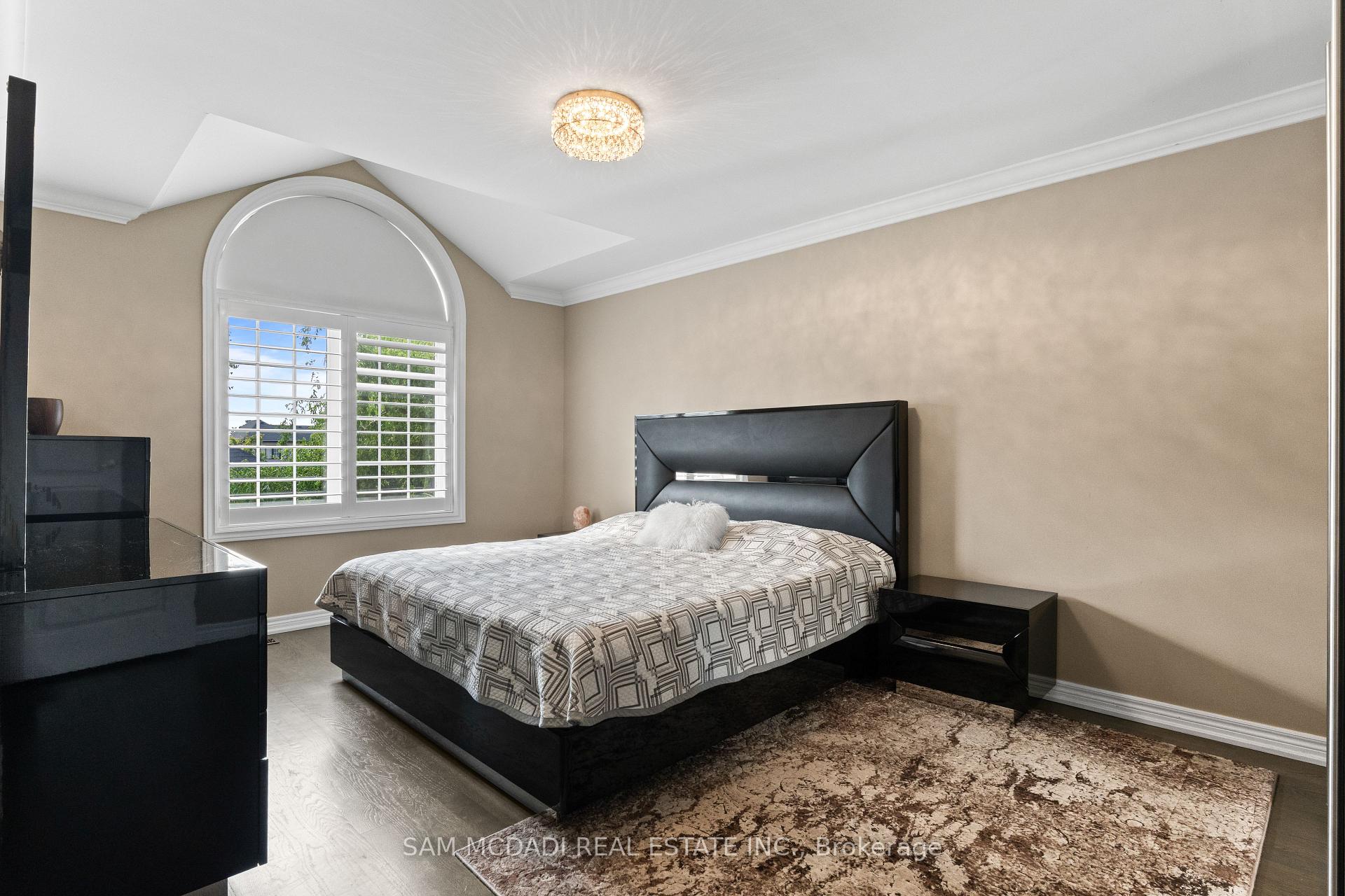 29 Delrosa Way
