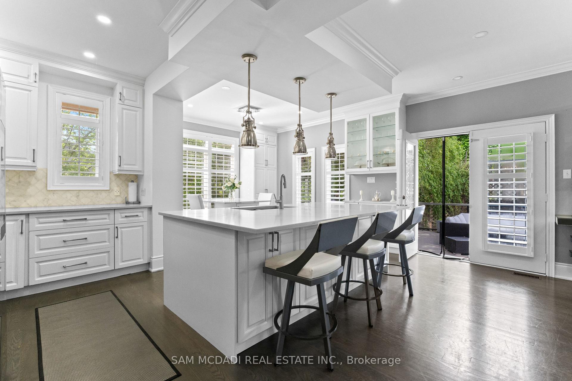 29 Delrosa Way