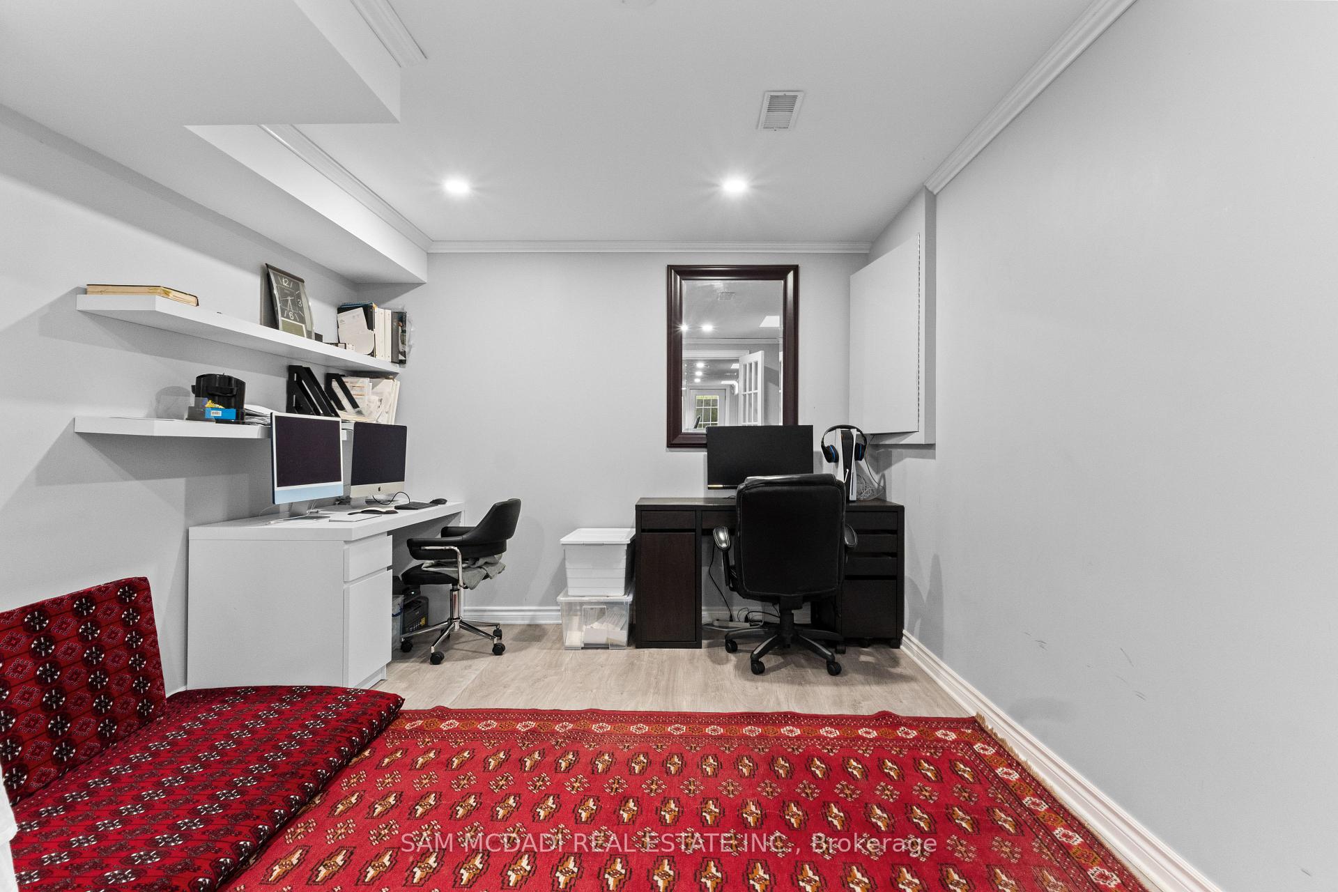 29 Delrosa Way
