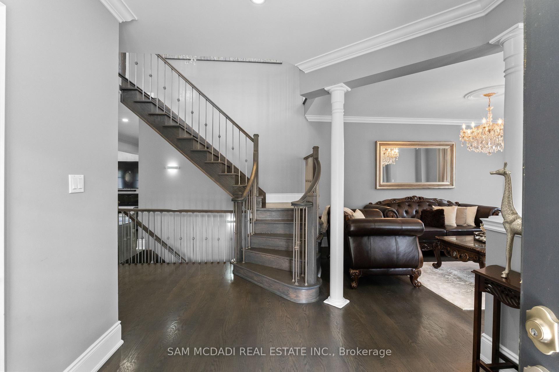 29 Delrosa Way