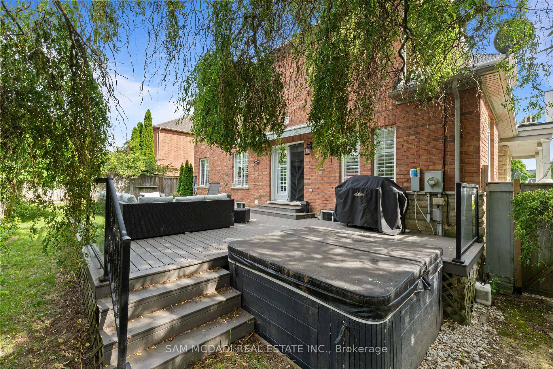 29 Delrosa Way