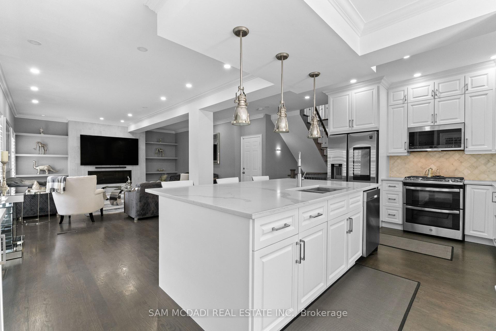29 Delrosa Way
