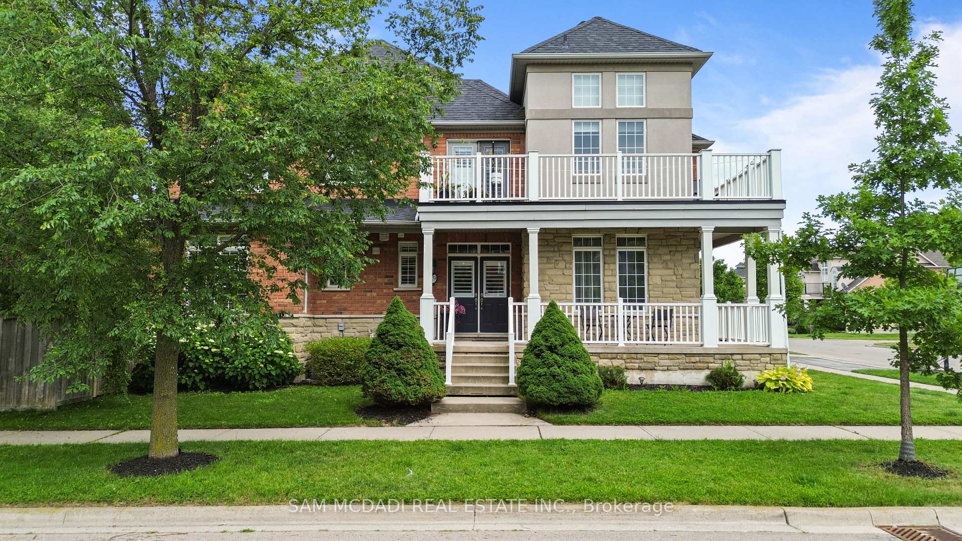 29 Delrosa Way