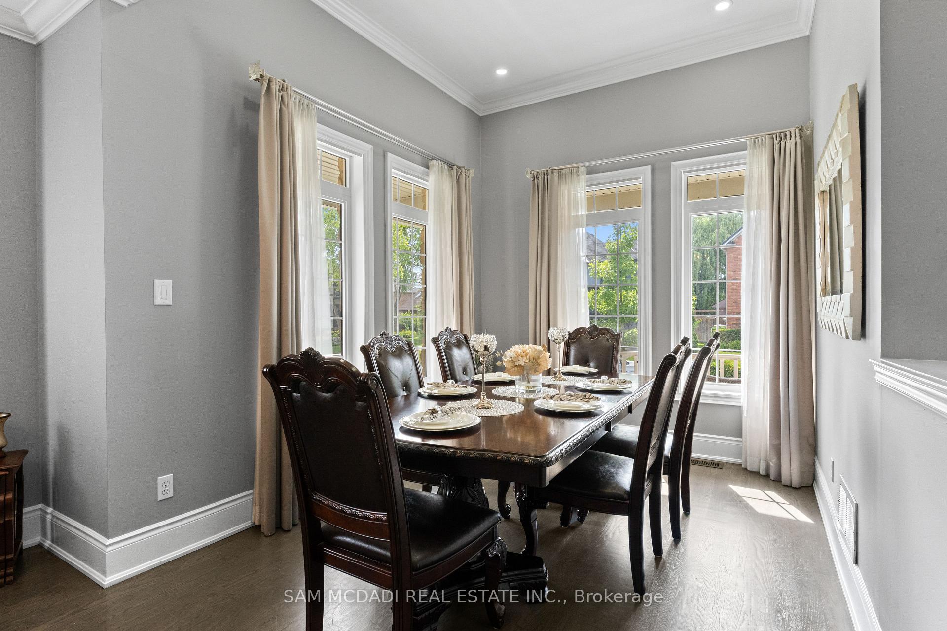29 Delrosa Way