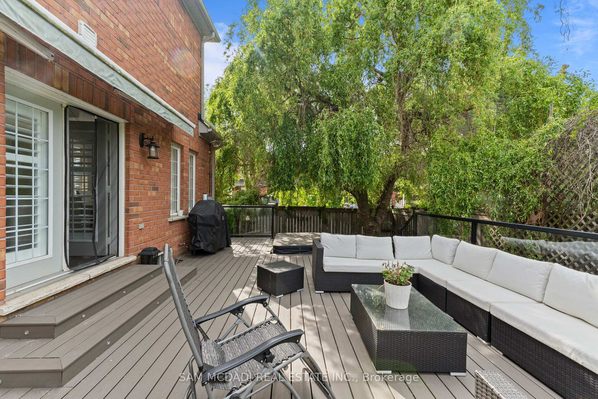 29 Delrosa Way