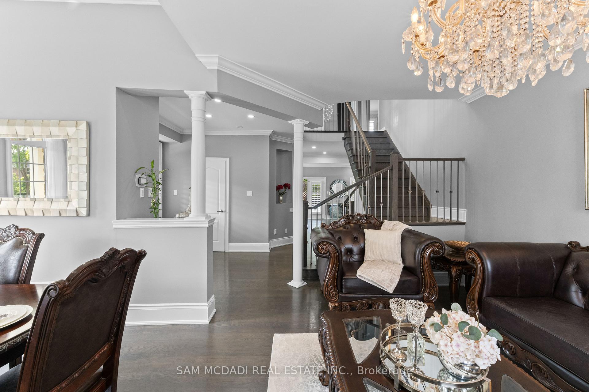 29 Delrosa Way
