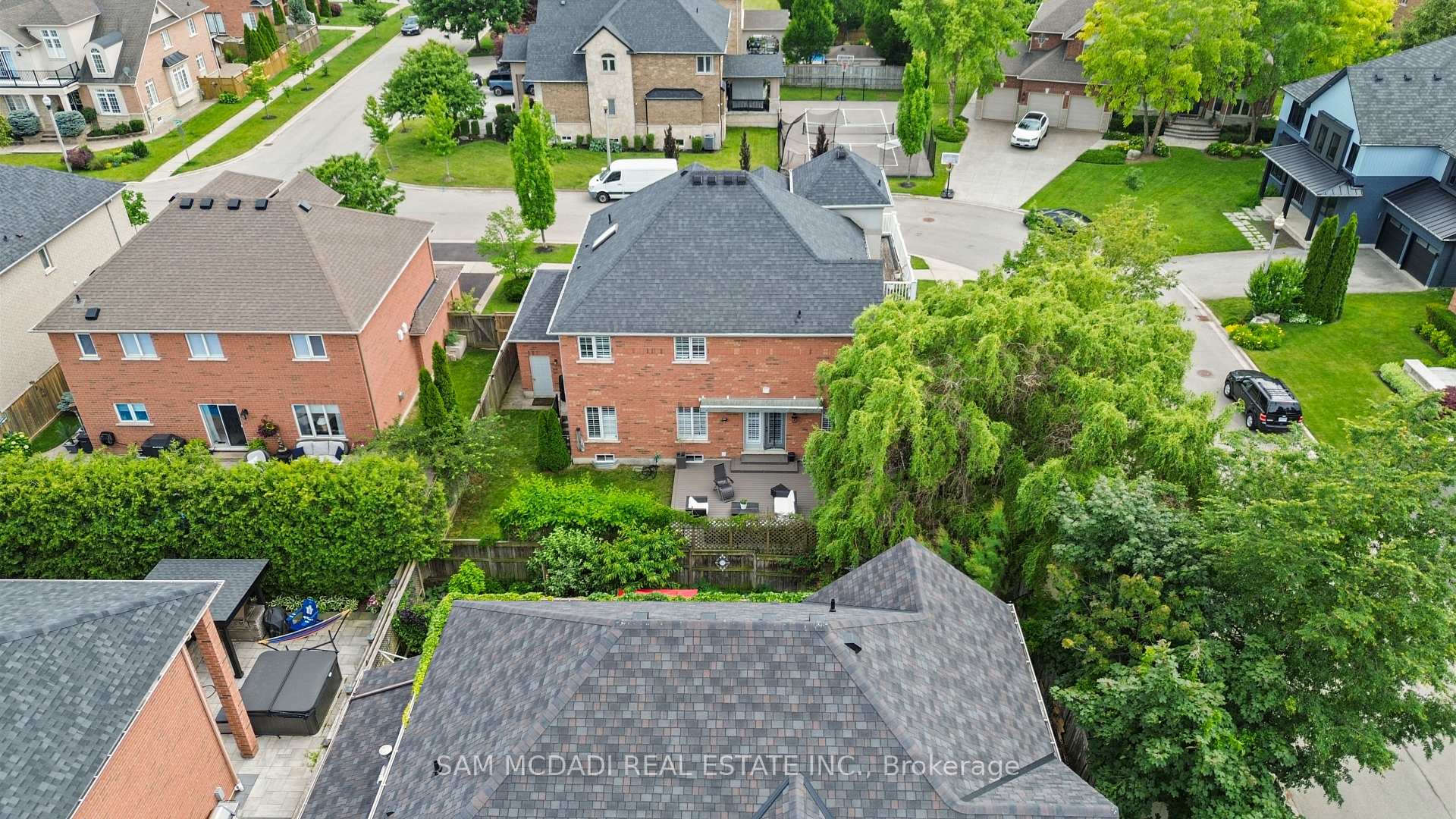 29 Delrosa Way