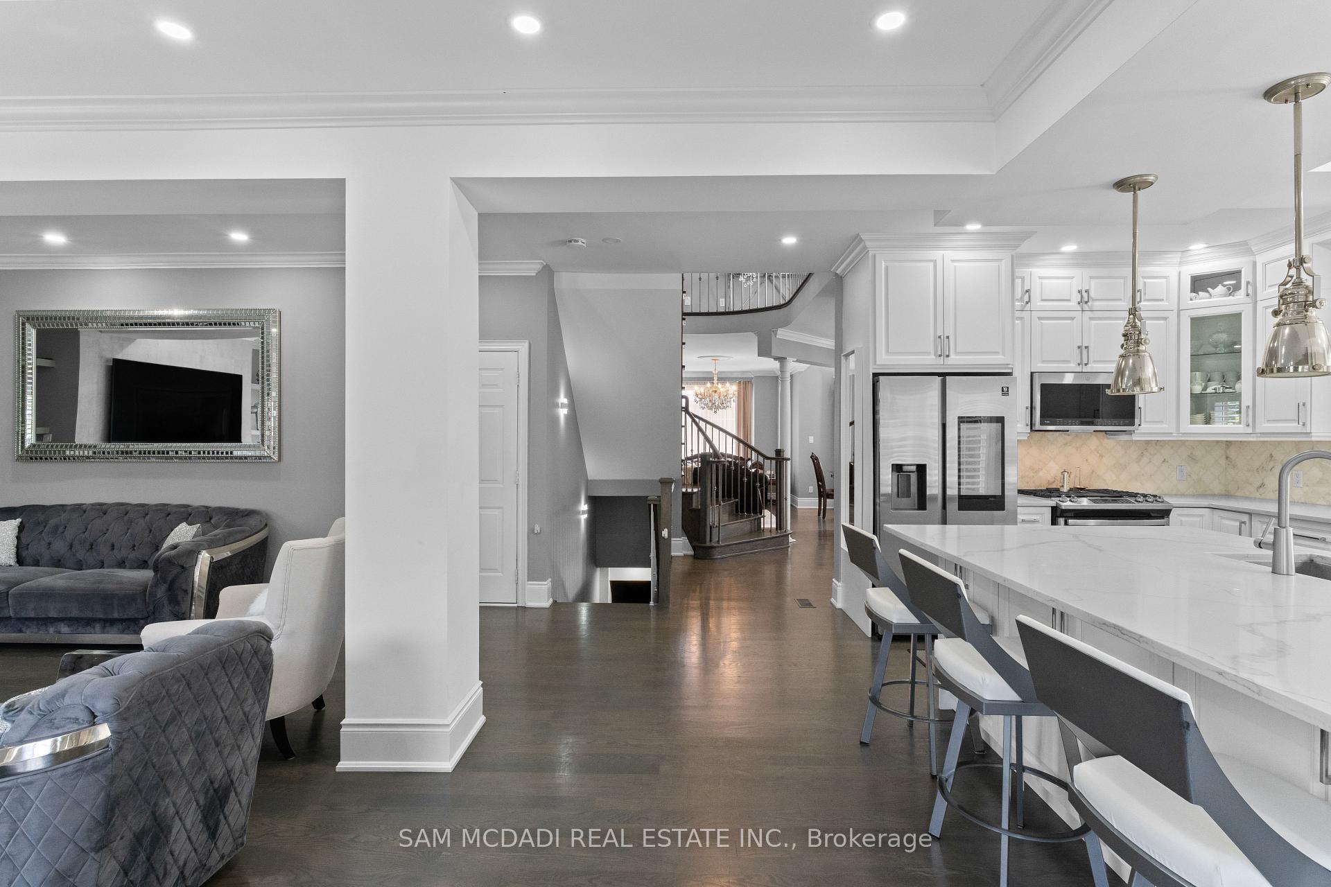 29 Delrosa Way