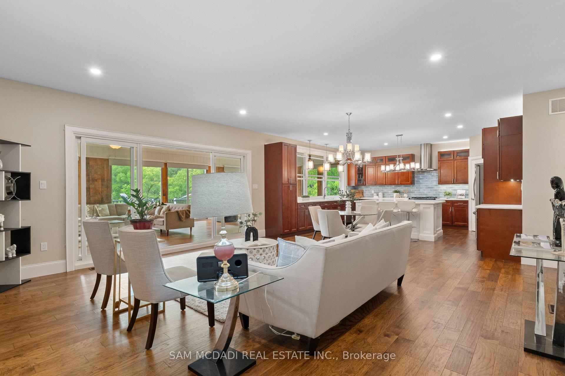 1096 Westbrook Road