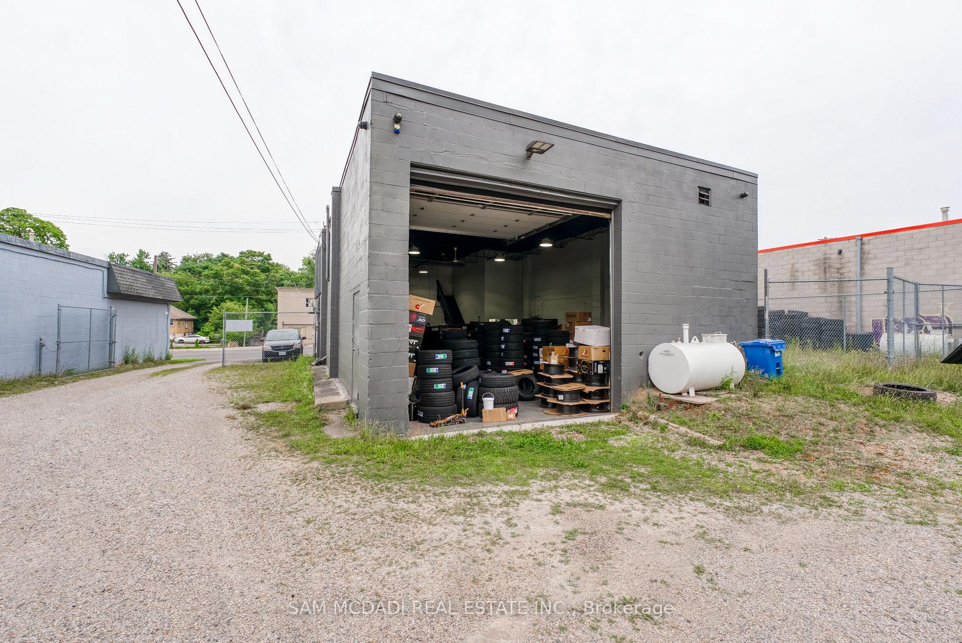 205 Wharncliffe Road S