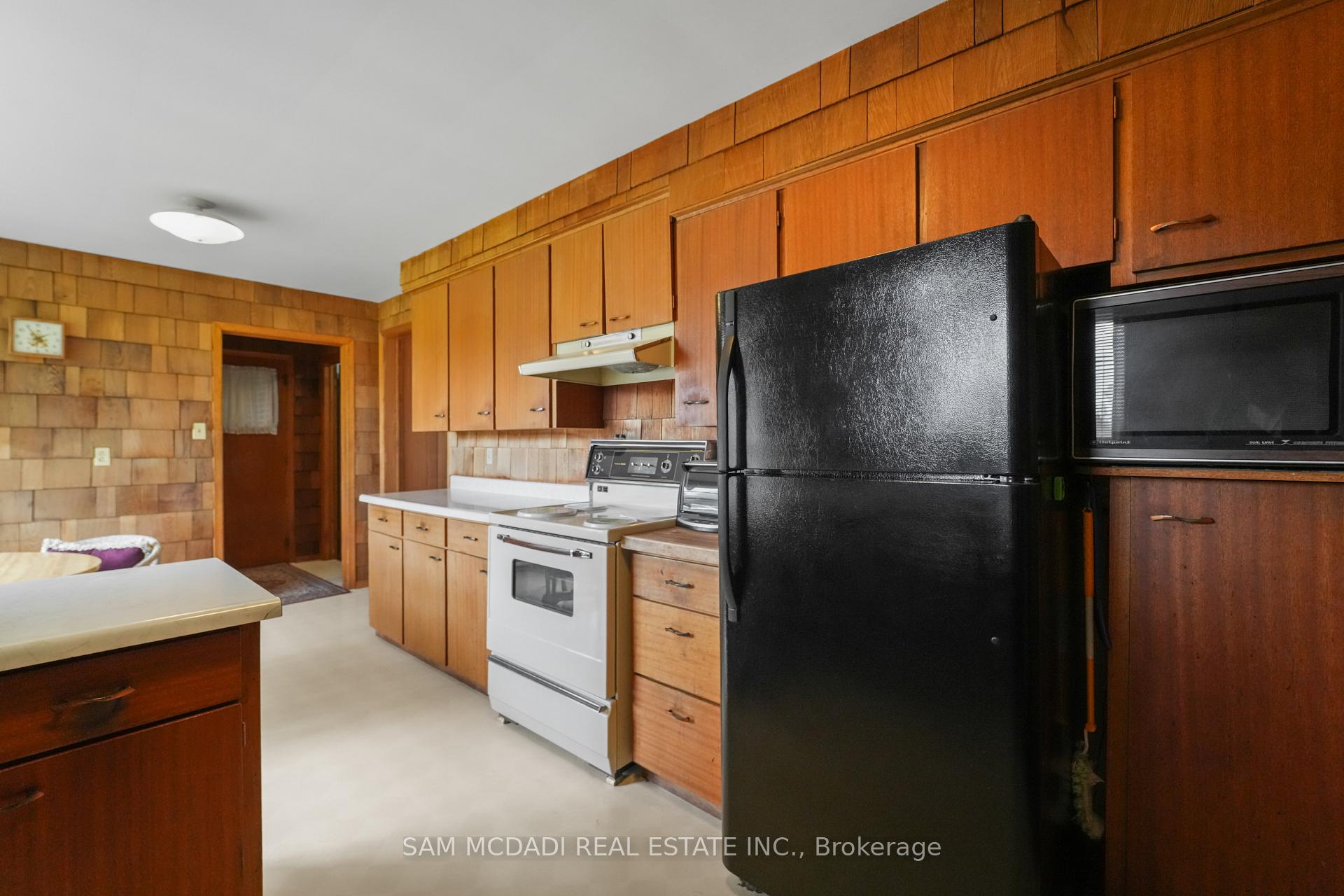 5114 Allan Path