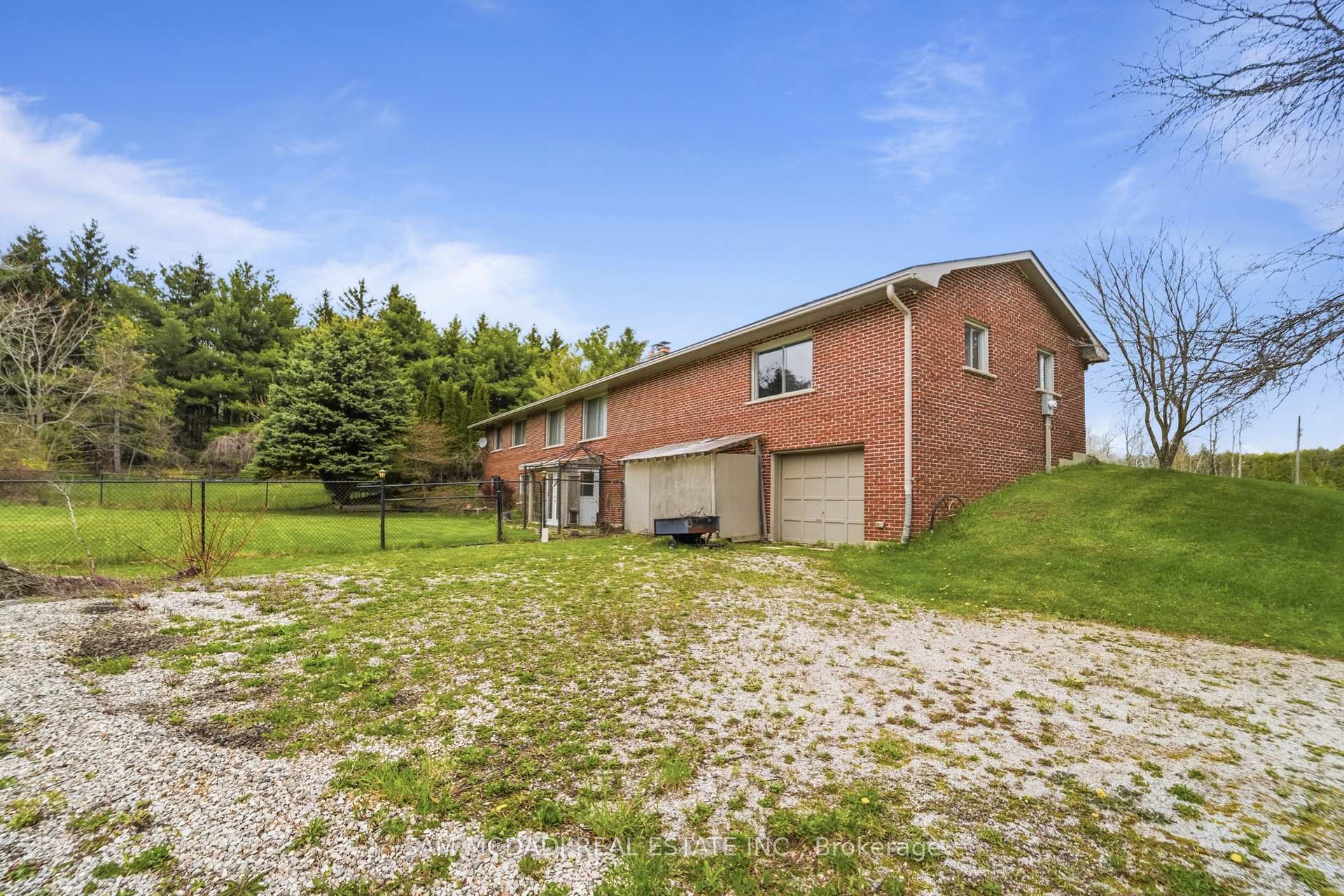 5114 Allan Path
