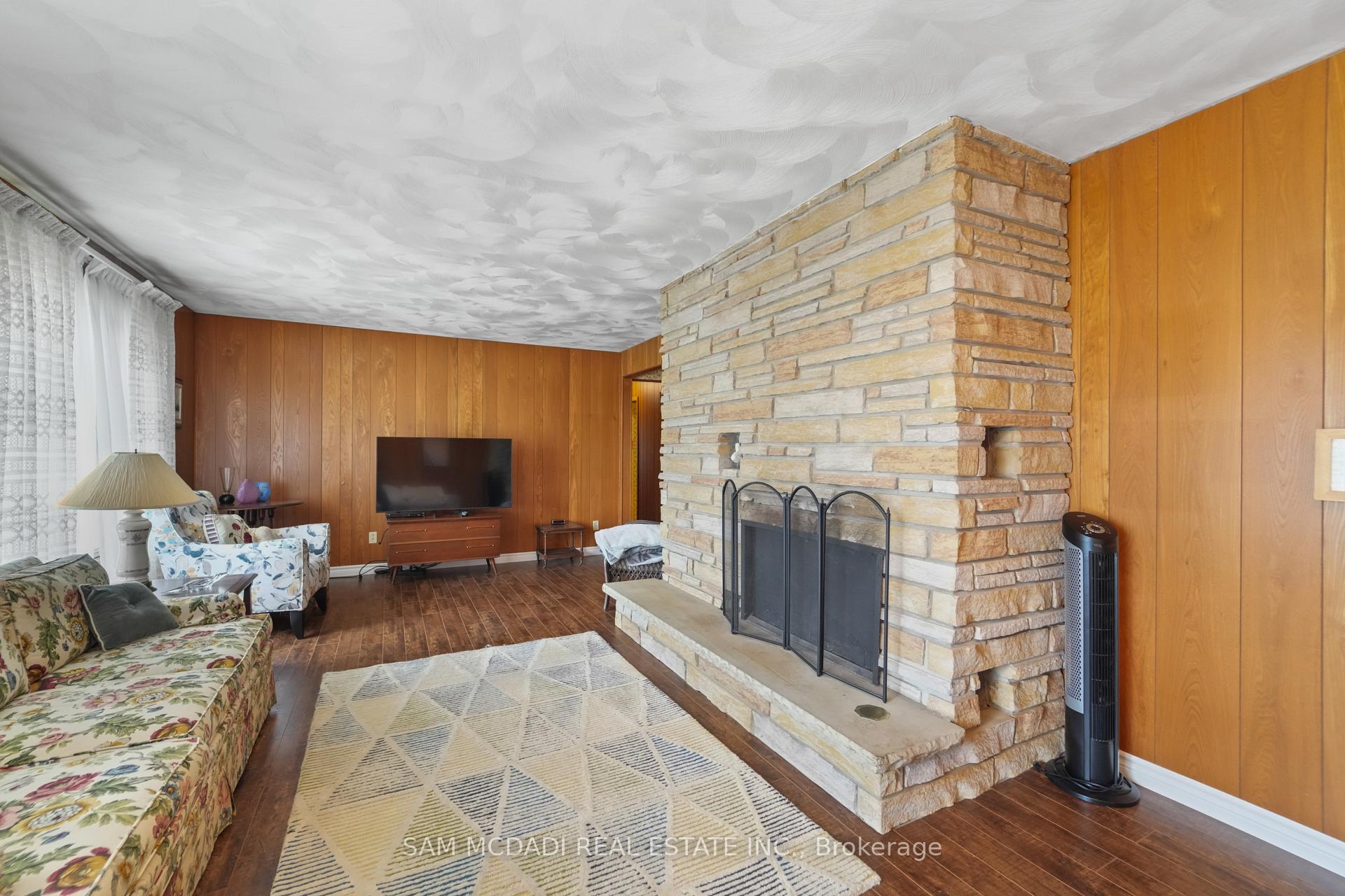 5114 Allan Path