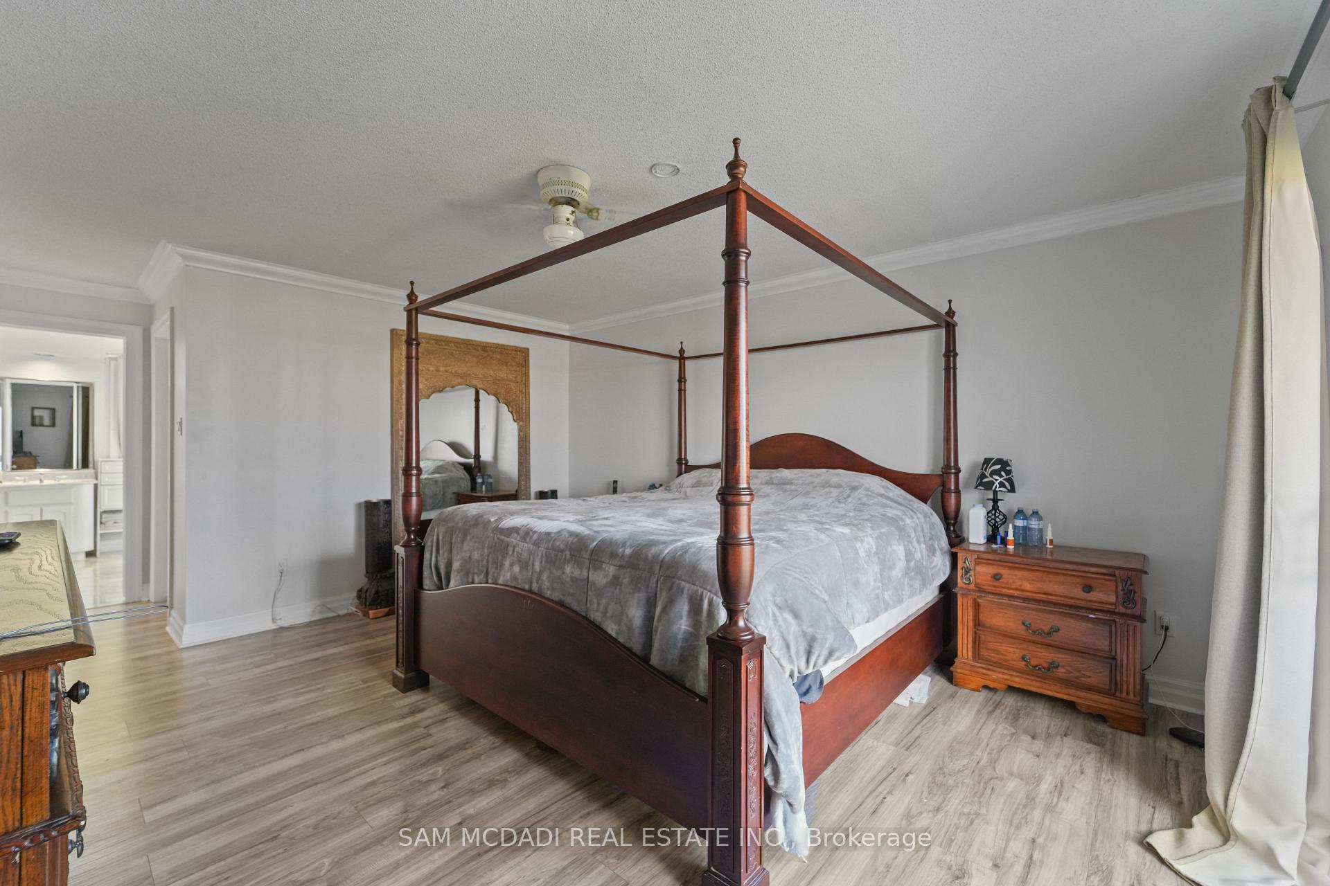 225 Park Road S