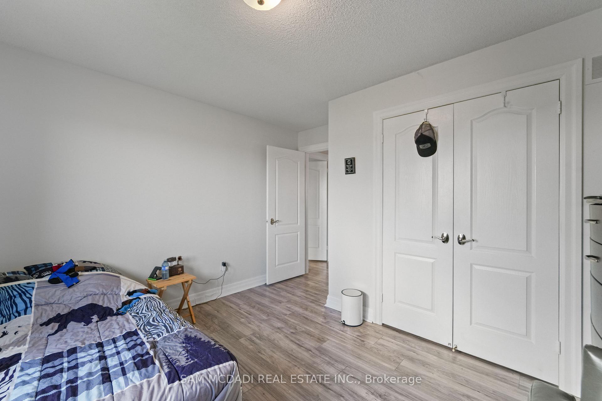 225 Park Road S